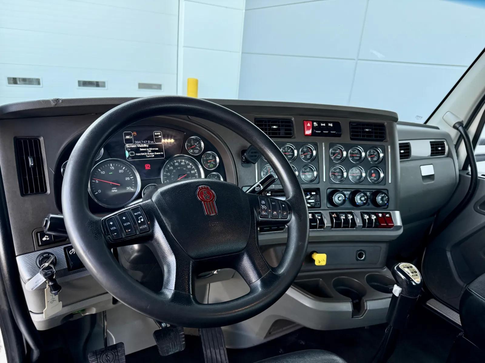 2019 Kenworth T880 in New Lenox, IL — photo 15