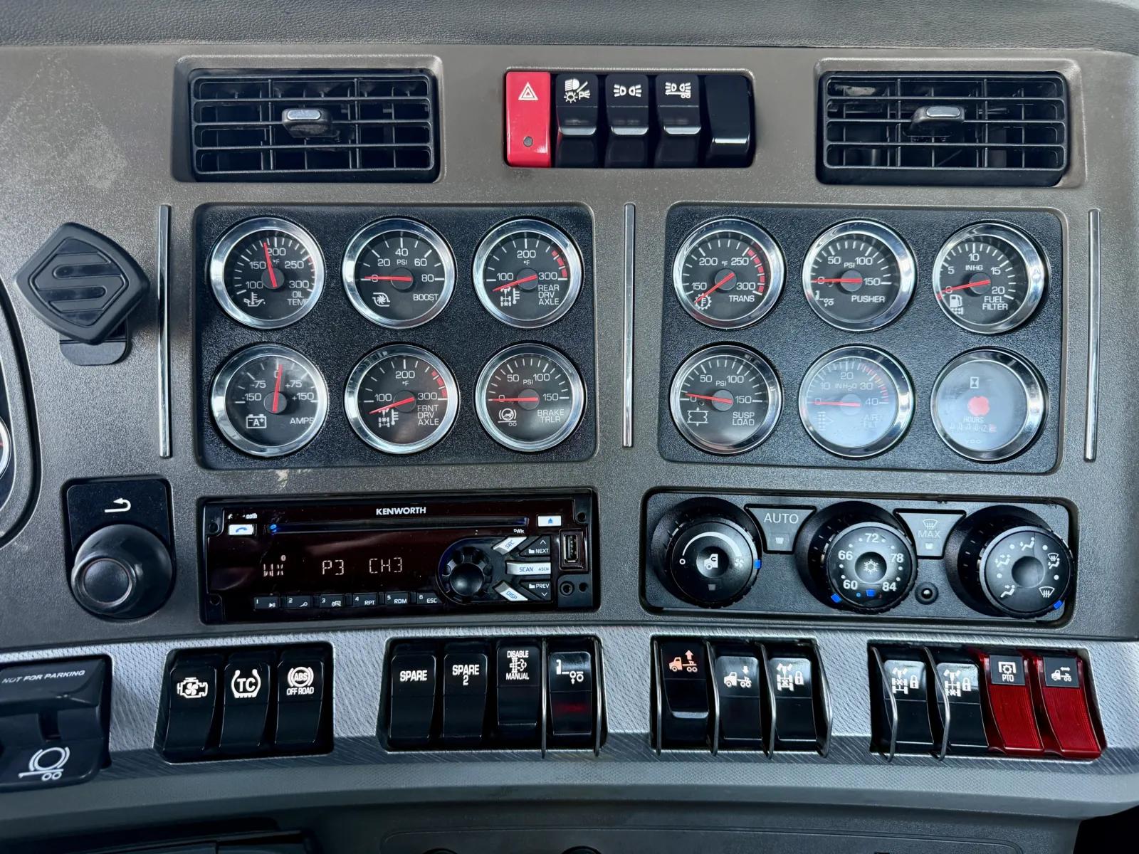 2019 Kenworth T880 in New Lenox, IL — photo 18
