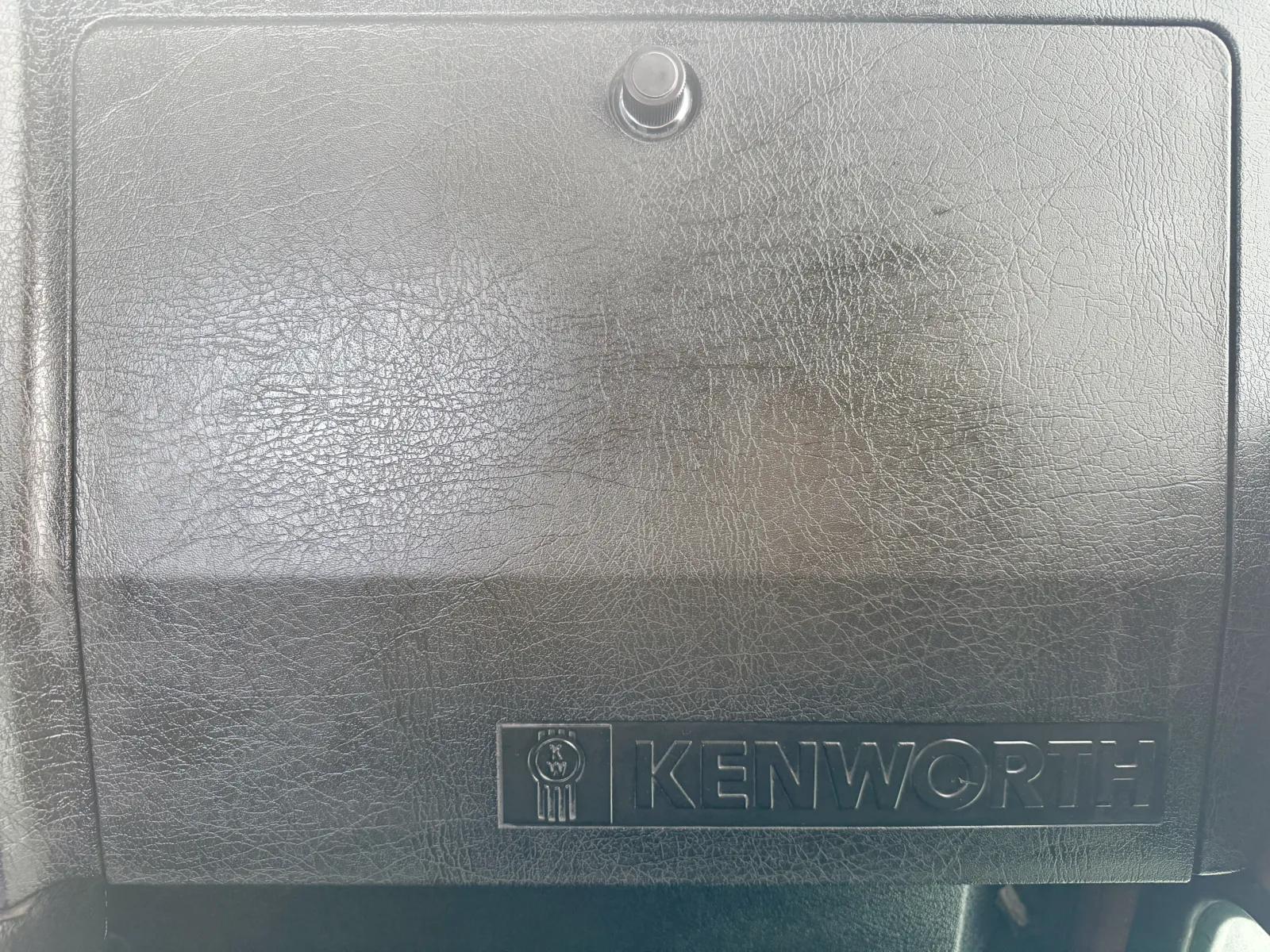 1999 Kenworth W900 in New Lenox, IL — photo 19