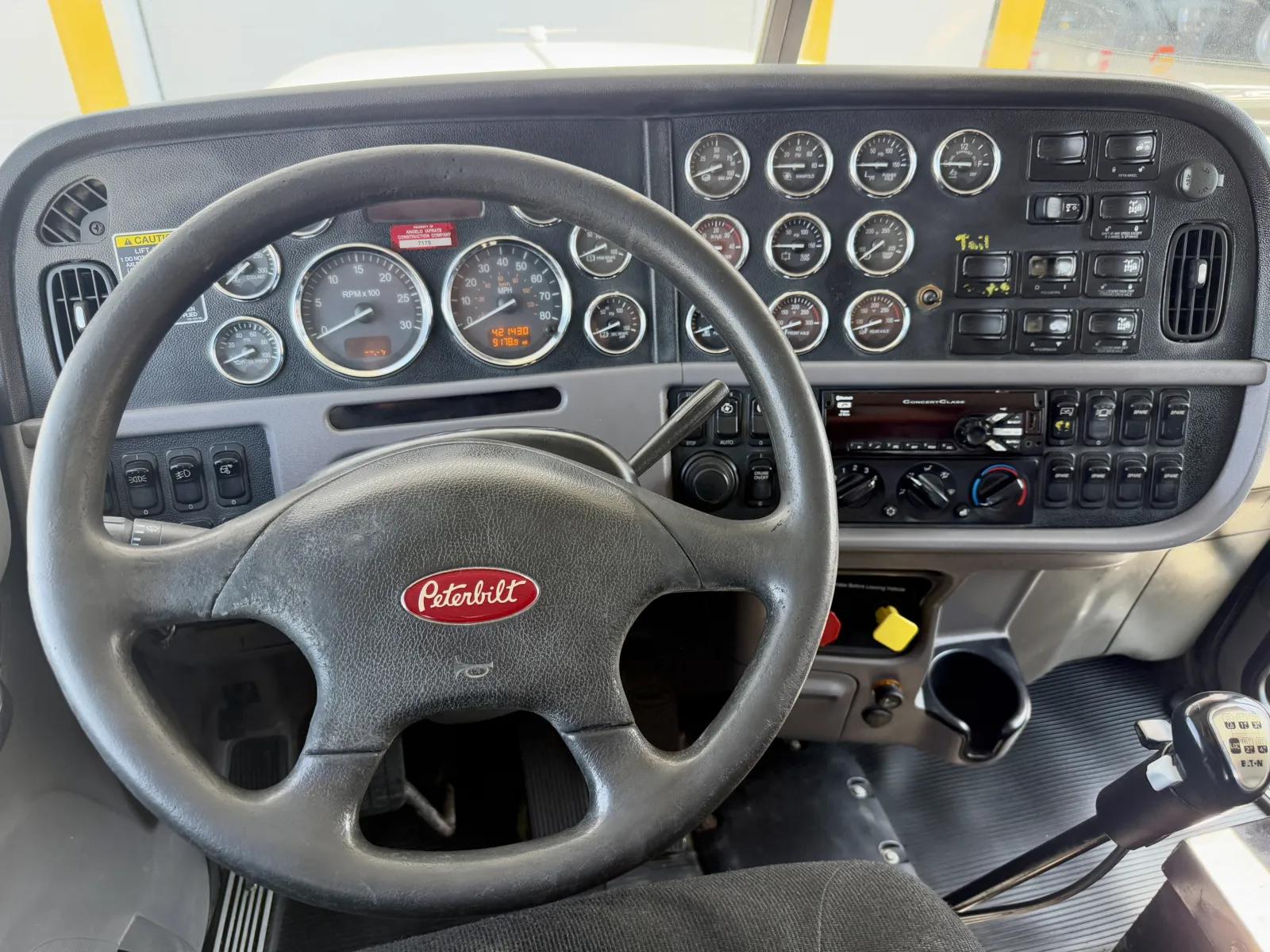2015 Peterbilt 367 in New Lenox, IL — photo 16