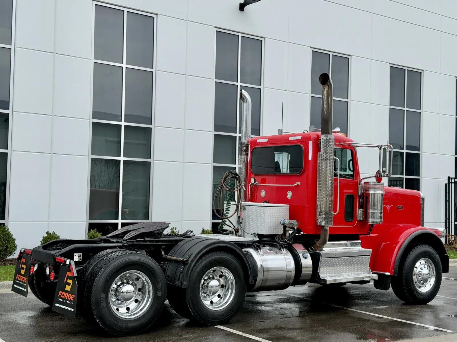2021 Peterbilt 389 in New Lenox, IL — photo 5