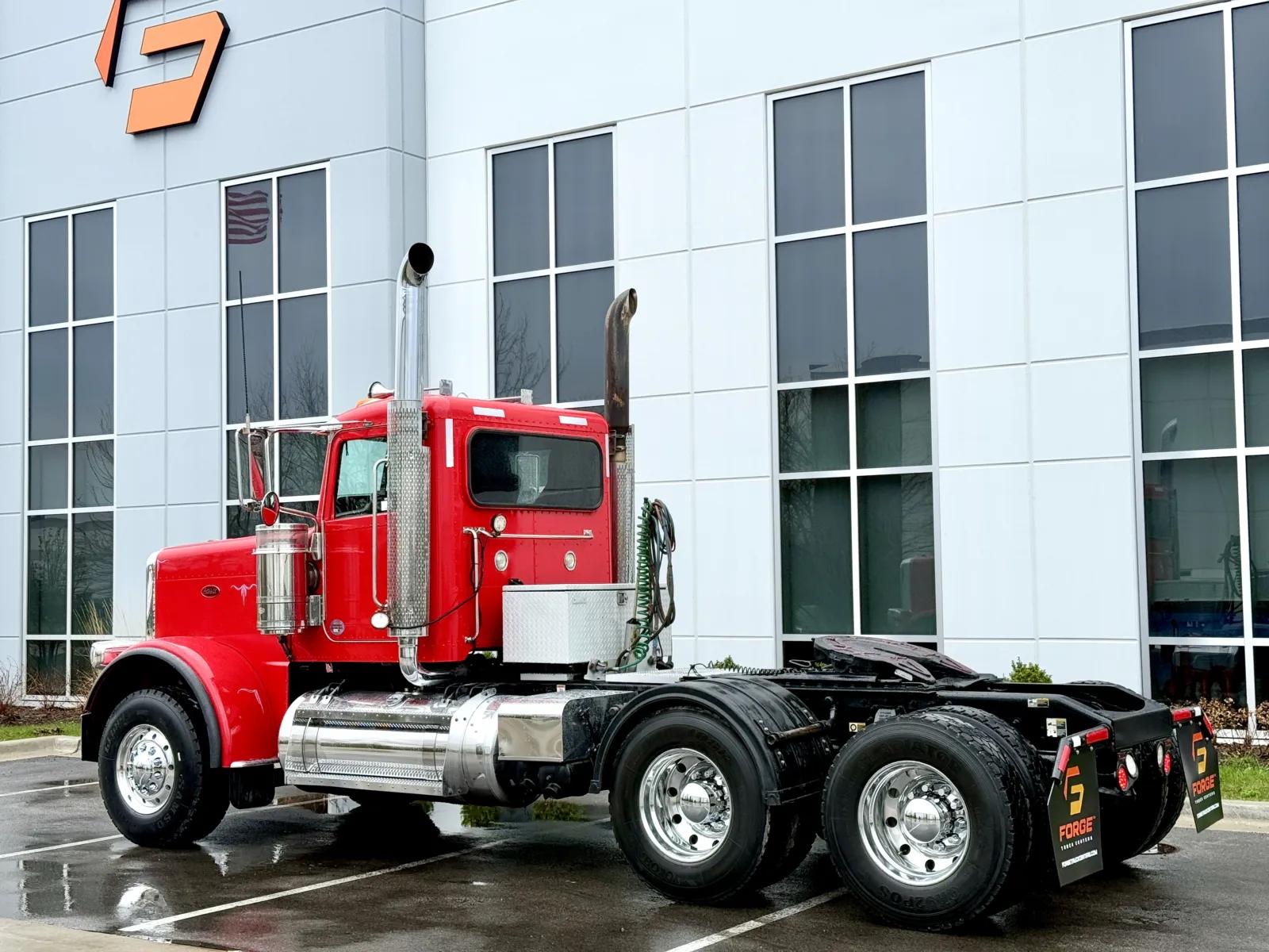 2021 Peterbilt 389 in New Lenox, IL — photo 6