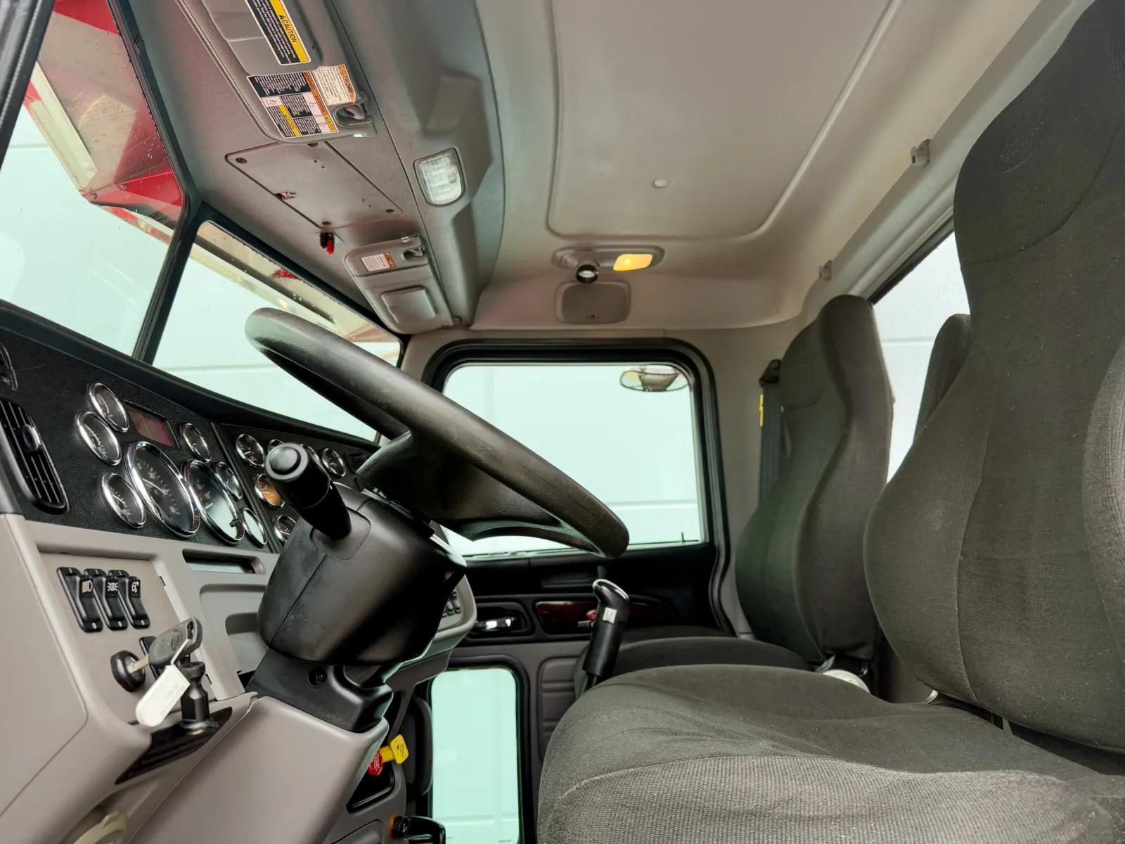 2021 Peterbilt 389 in New Lenox, IL — photo 14
