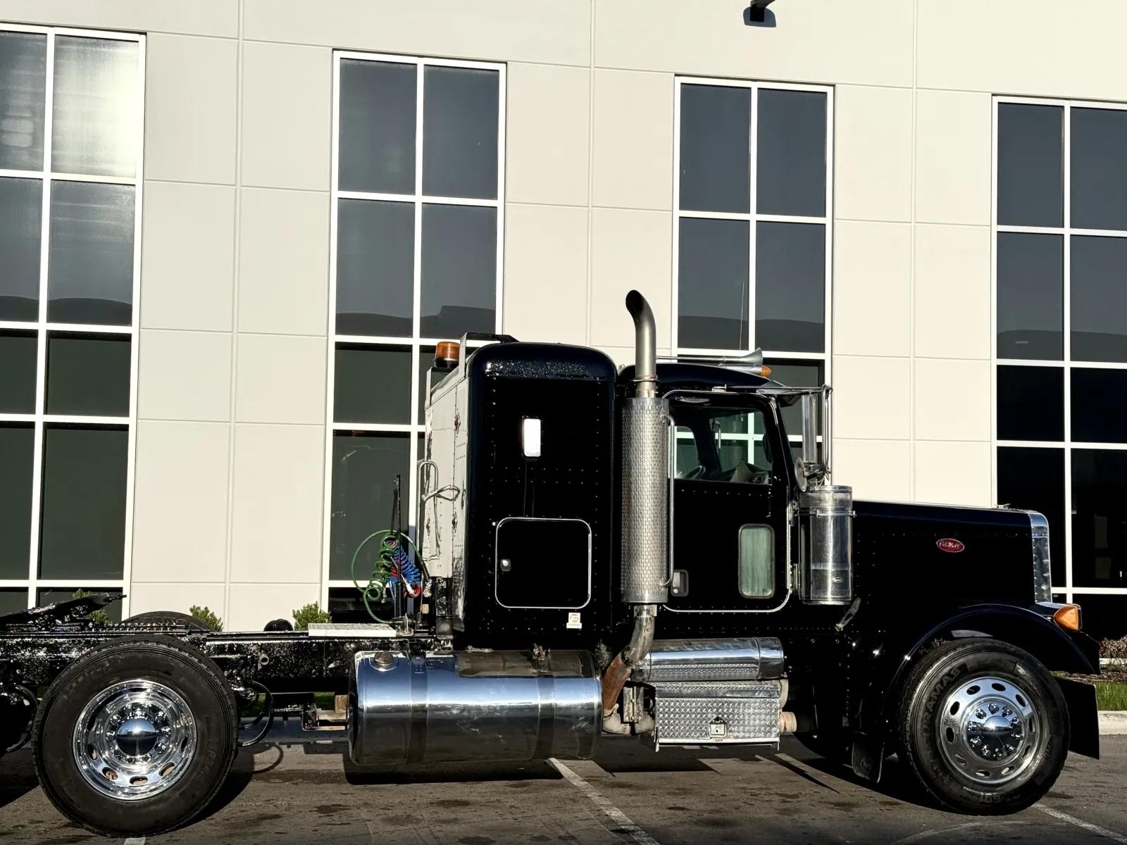 2007 Peterbilt 379 in New Lenox, IL — photo 7
