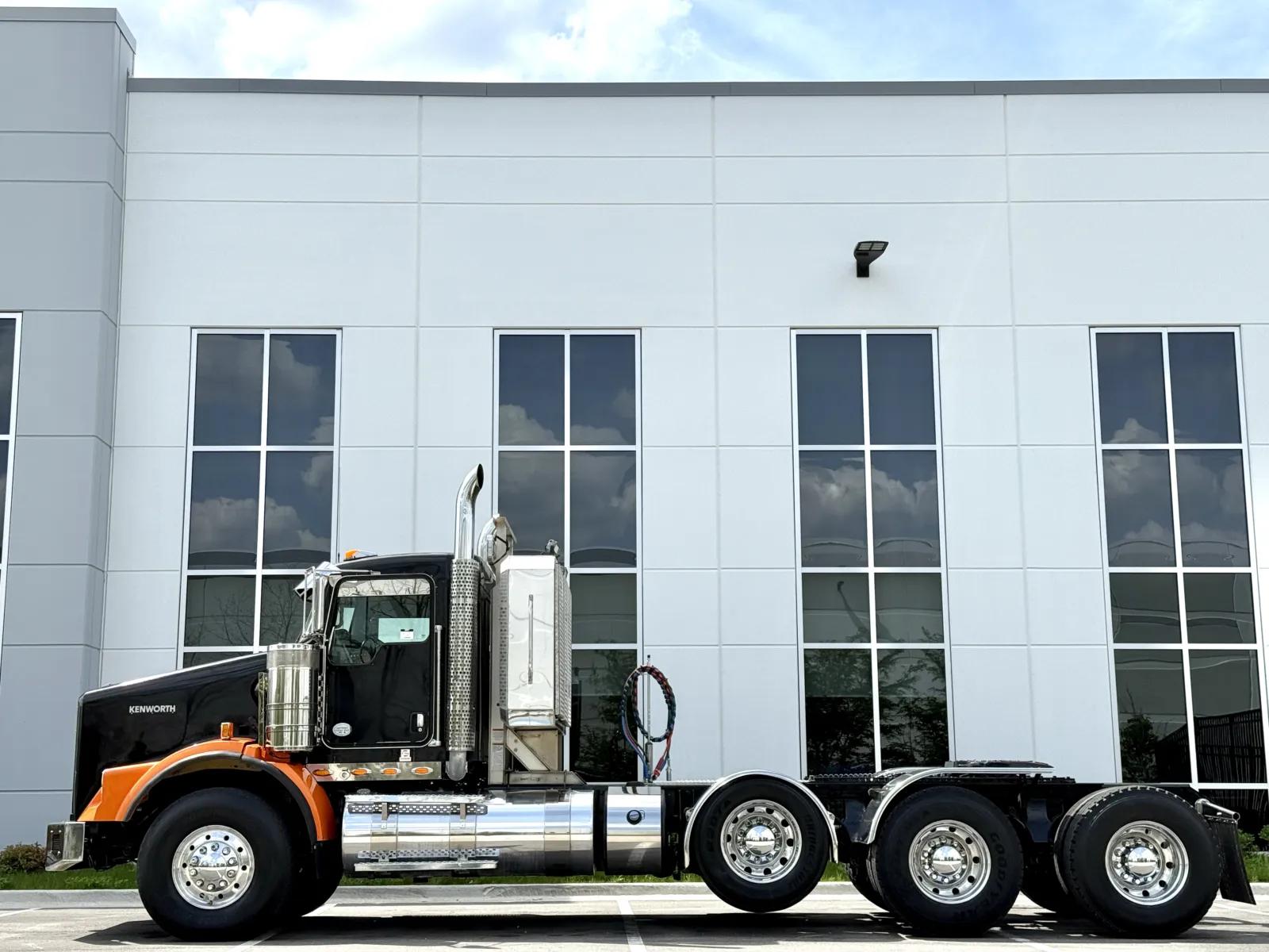 2012 Kenworth T800 in New Lenox, IL — photo 4