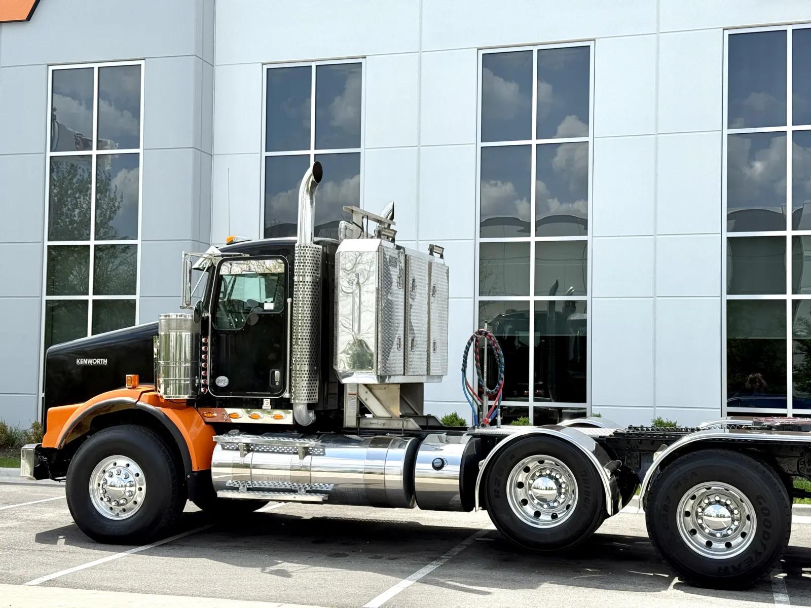2012 Kenworth T800 in New Lenox, IL — photo 8