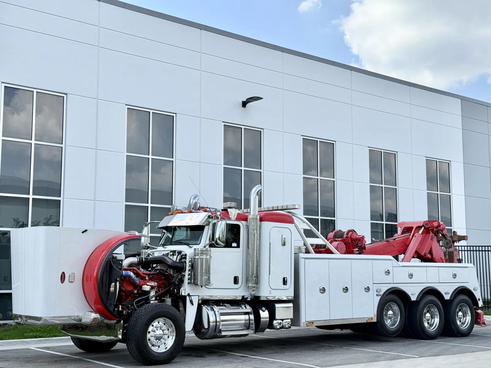 2017 Peterbilt 389 in New Lenox, IL — photo 12