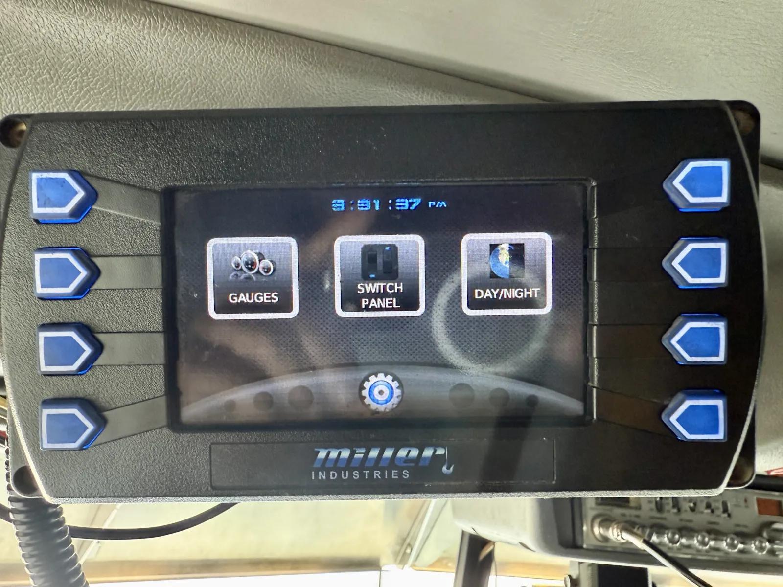 2017 Peterbilt 389 in New Lenox, IL — photo 39