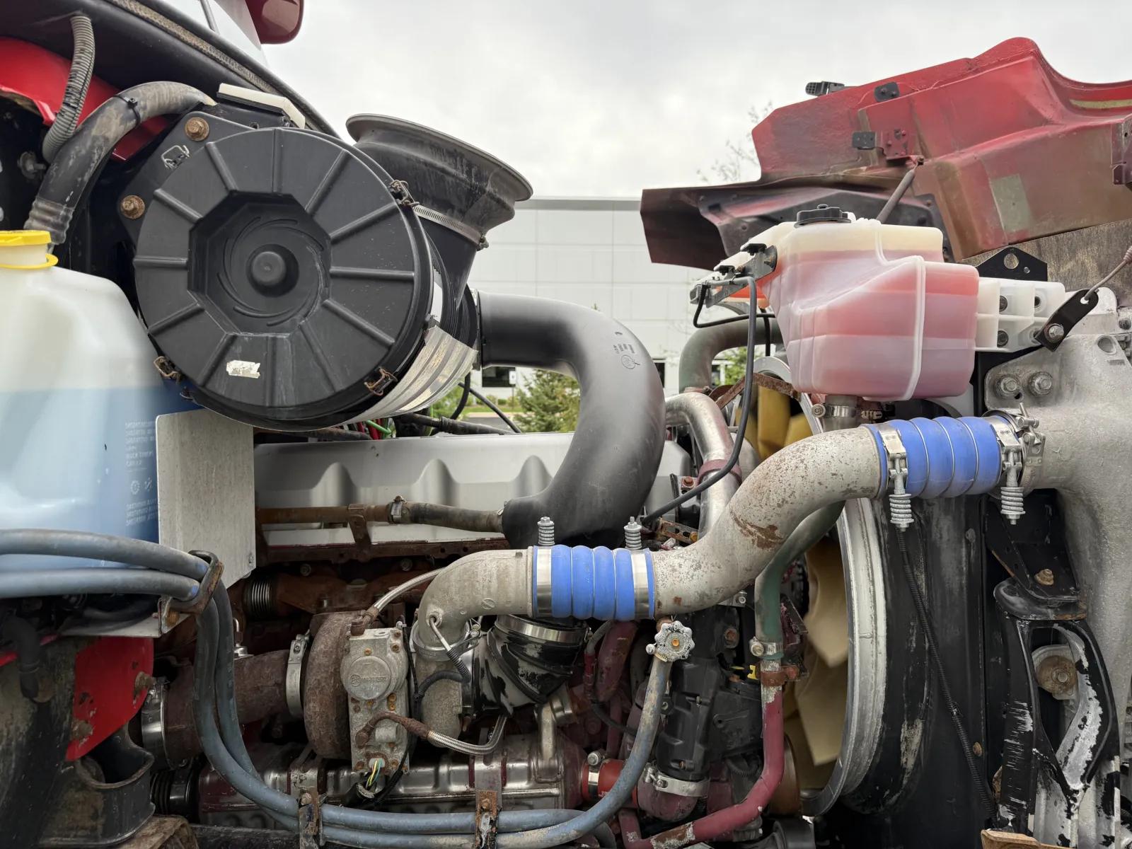 2013 Mack Pinnacle in New Lenox, IL — photo 13