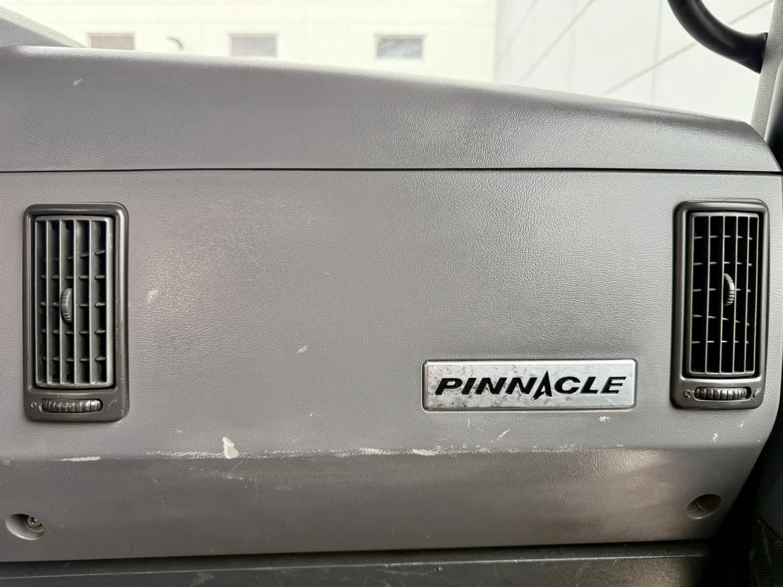 2013 Mack Pinnacle in New Lenox, IL — photo 19