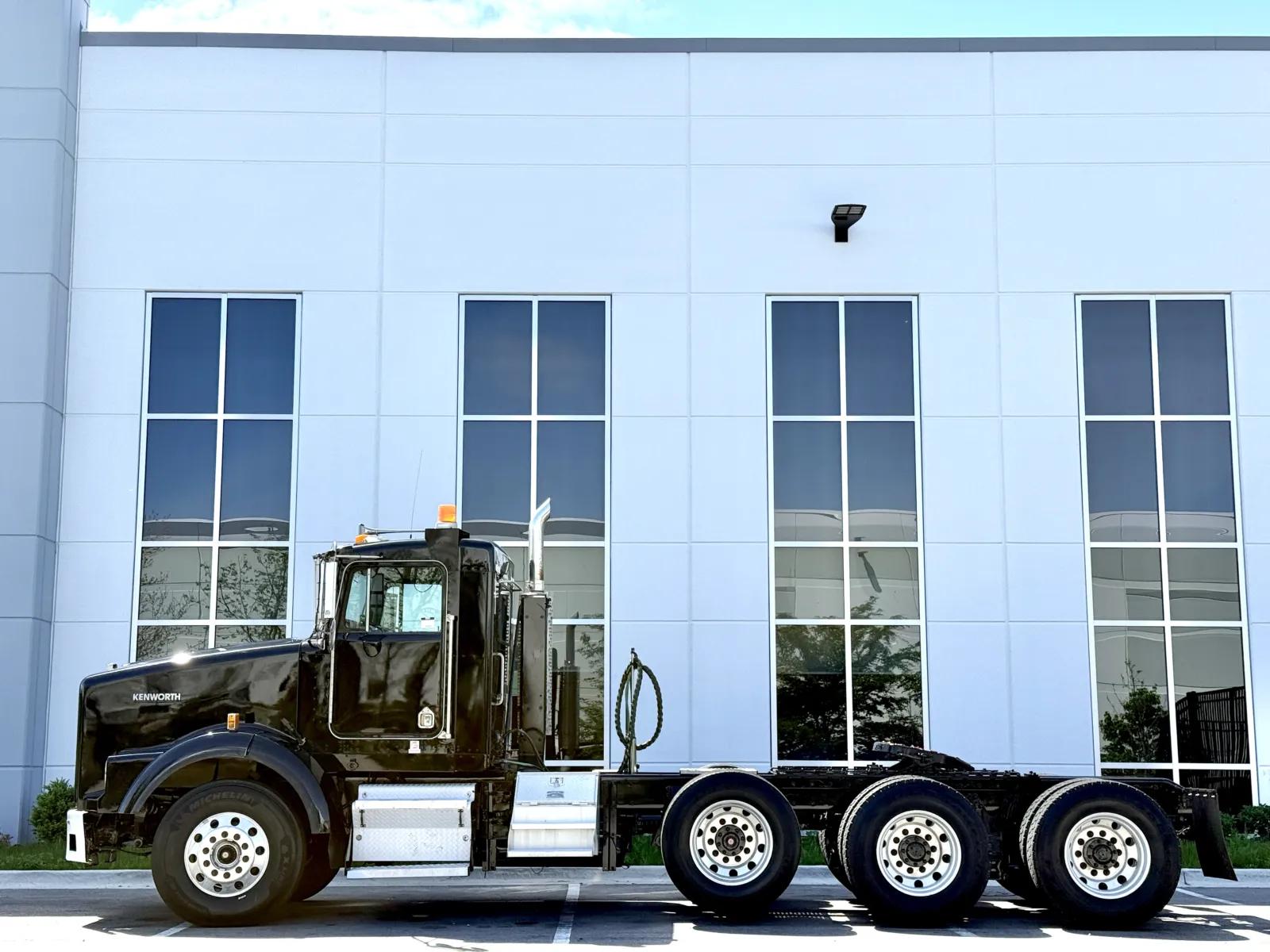 1998 Kenworth T800 in New Lenox, IL — photo 4