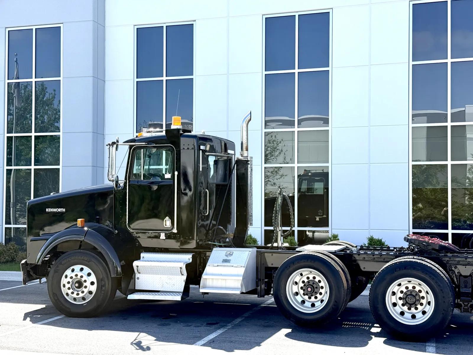 1998 Kenworth T800 in New Lenox, IL — photo 8