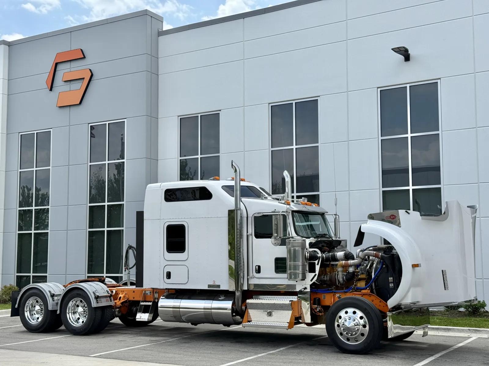 2018 Kenworth W900 in New Lenox, IL — photo 9