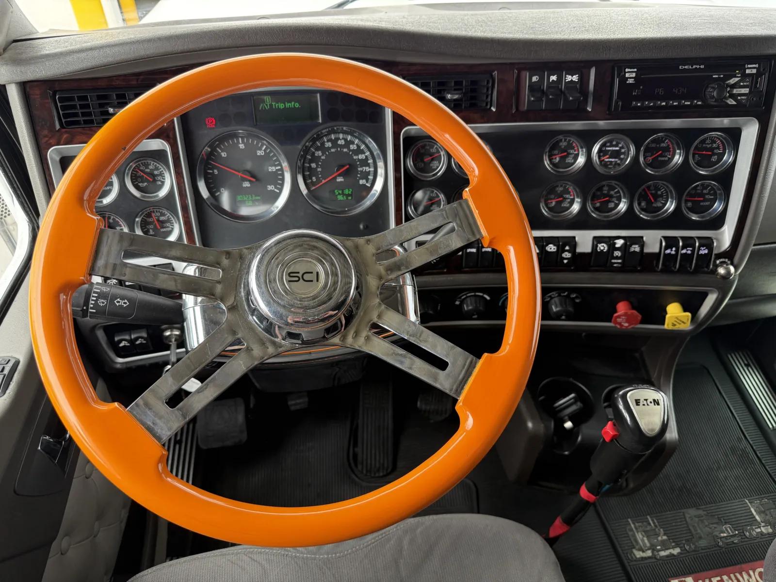 2018 Kenworth W900 in New Lenox, IL — photo 16