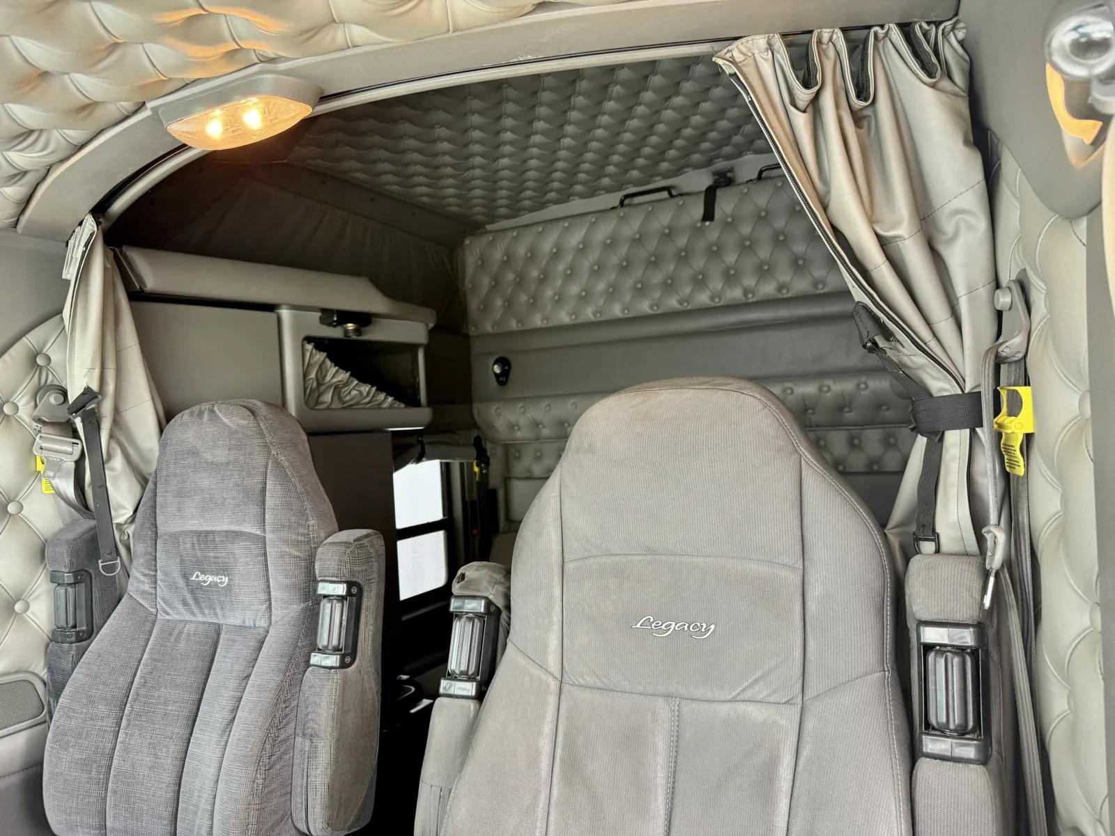 2018 Kenworth W900 in New Lenox, IL — photo 20