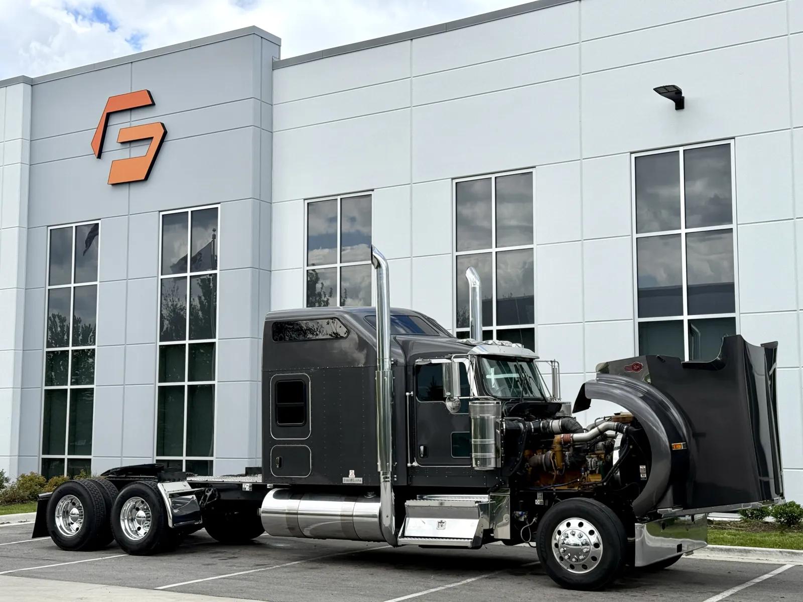 2019 Kenworth W900 in New Lenox, IL — photo 9
