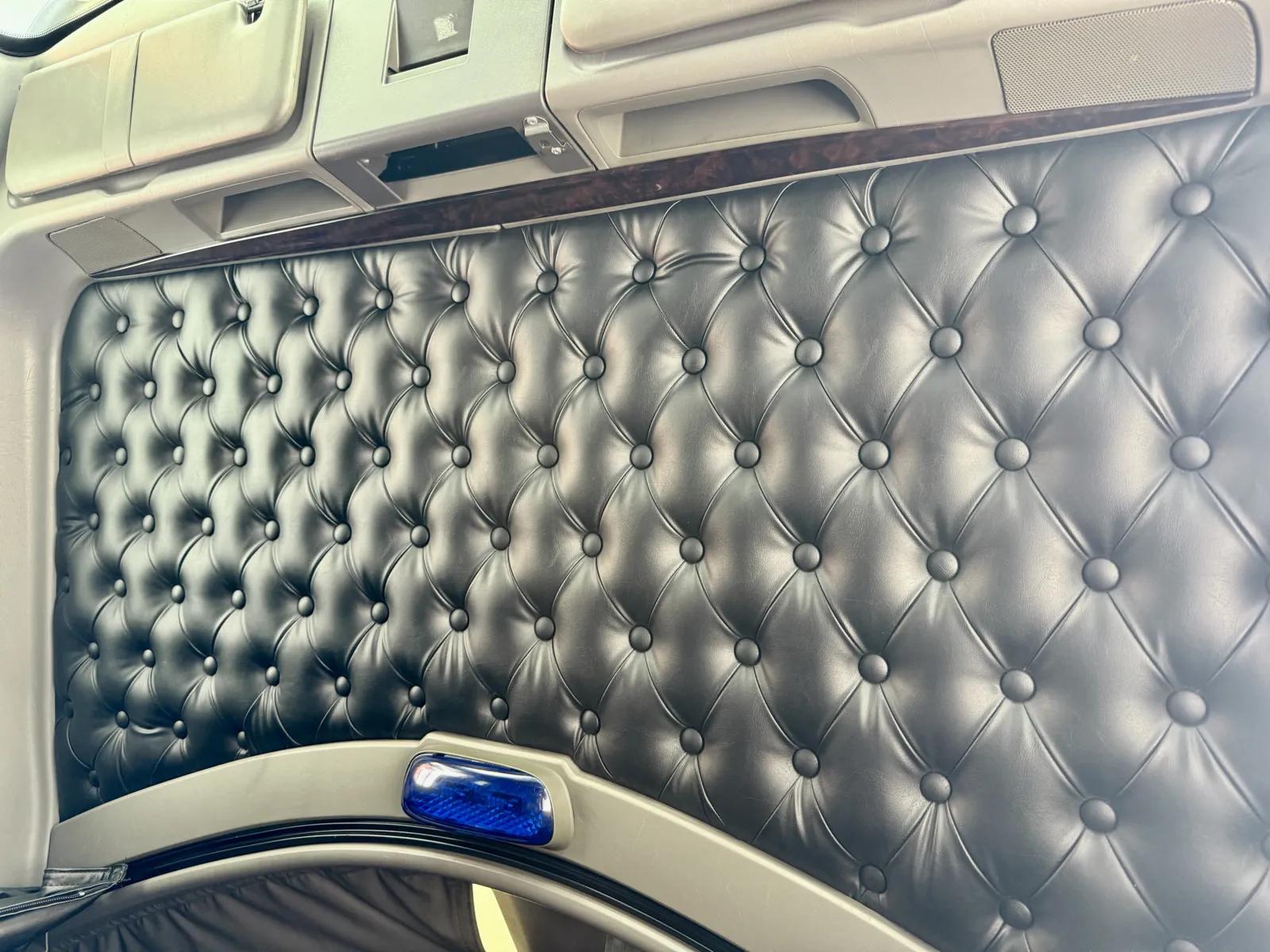 2019 Kenworth W900 in New Lenox, IL — photo 21