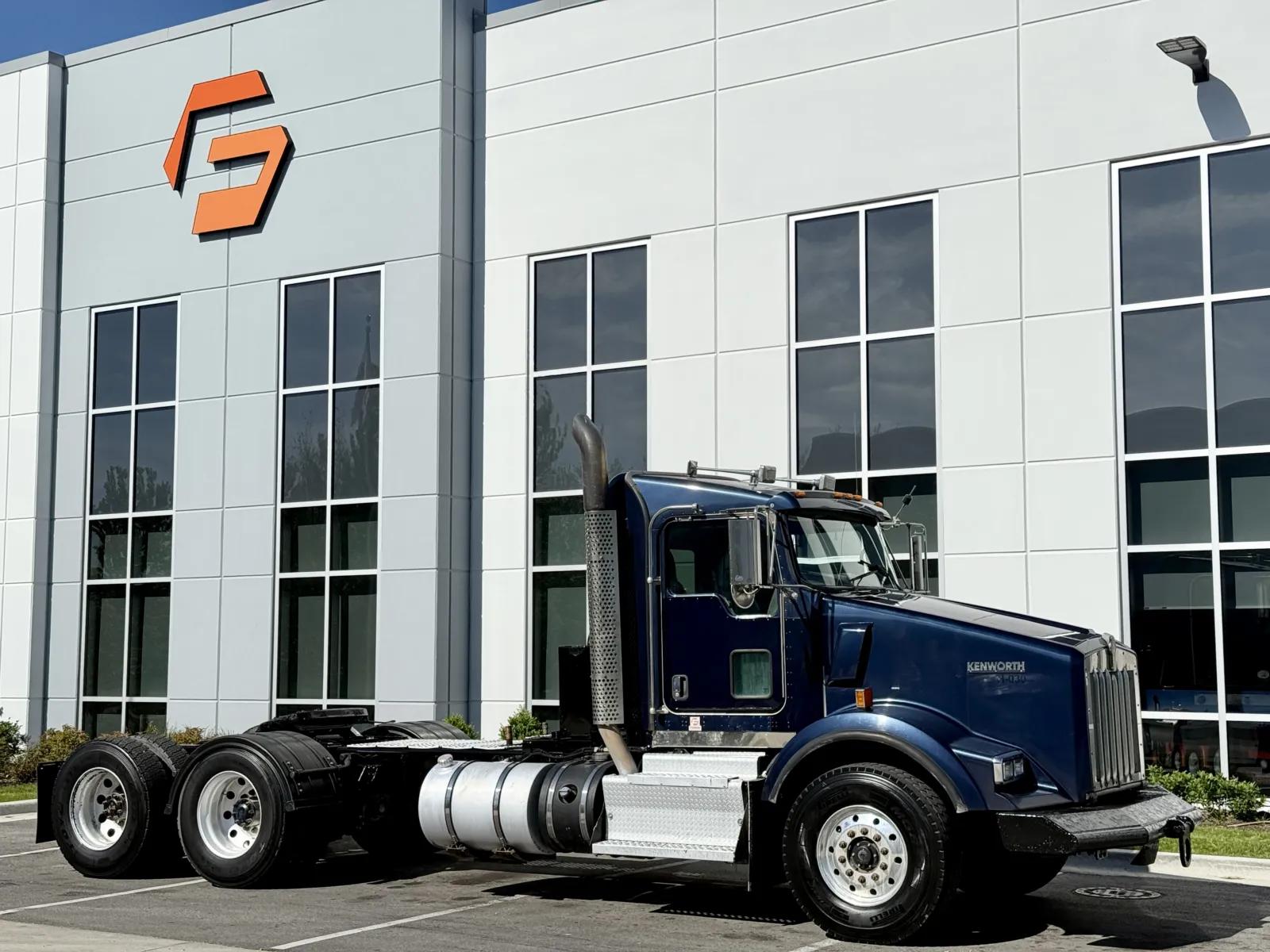 2015 Kenworth T800 in New Lenox, IL — photo 2