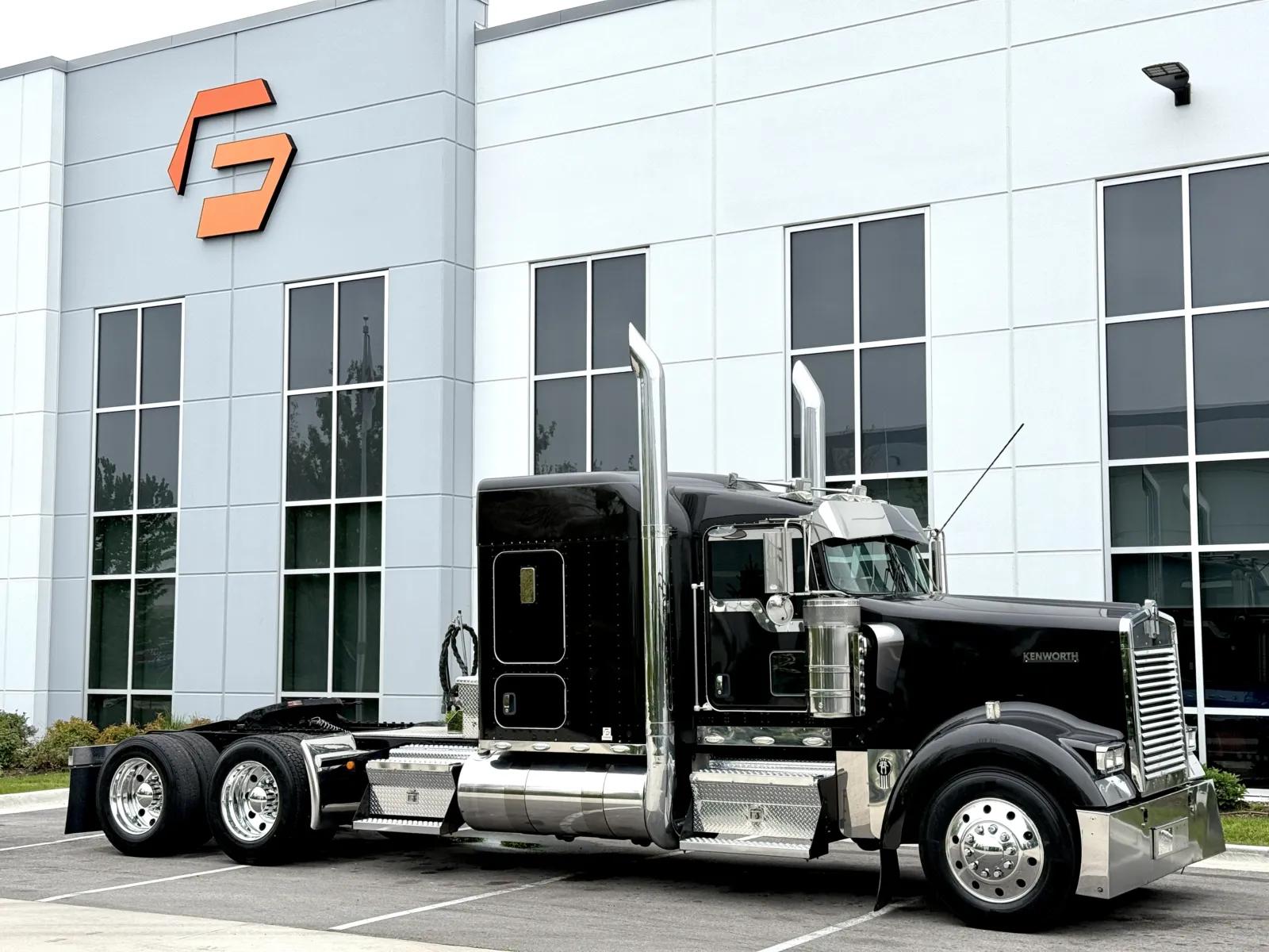 2016 Kenworth W900 in New Lenox, IL — photo 2