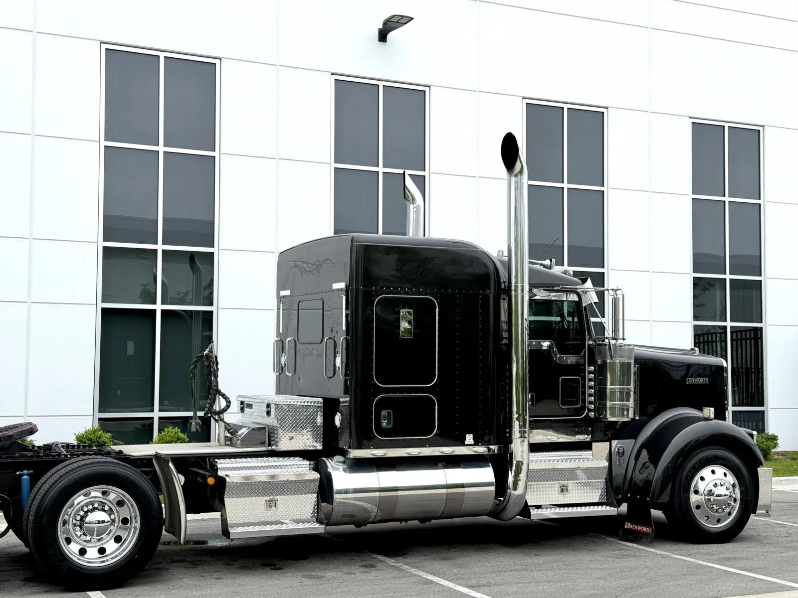 2016 Kenworth W900 in New Lenox, IL — photo 7