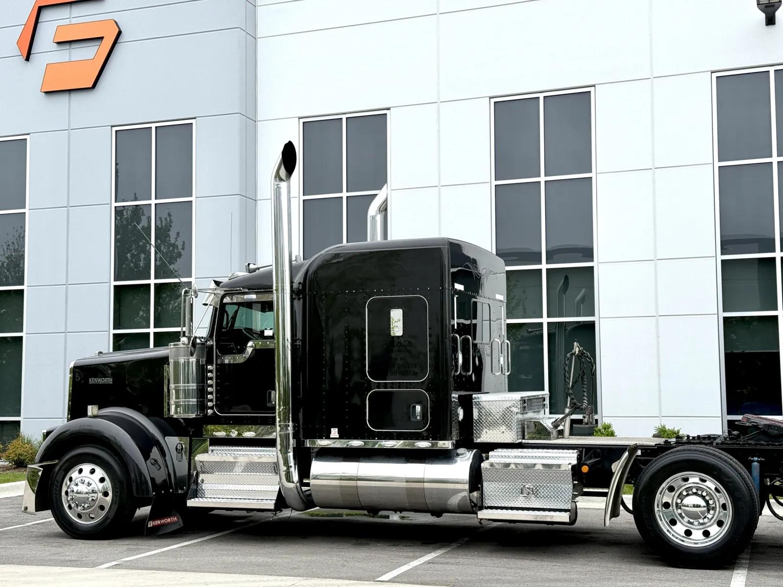 2016 Kenworth W900 in New Lenox, IL — photo 8