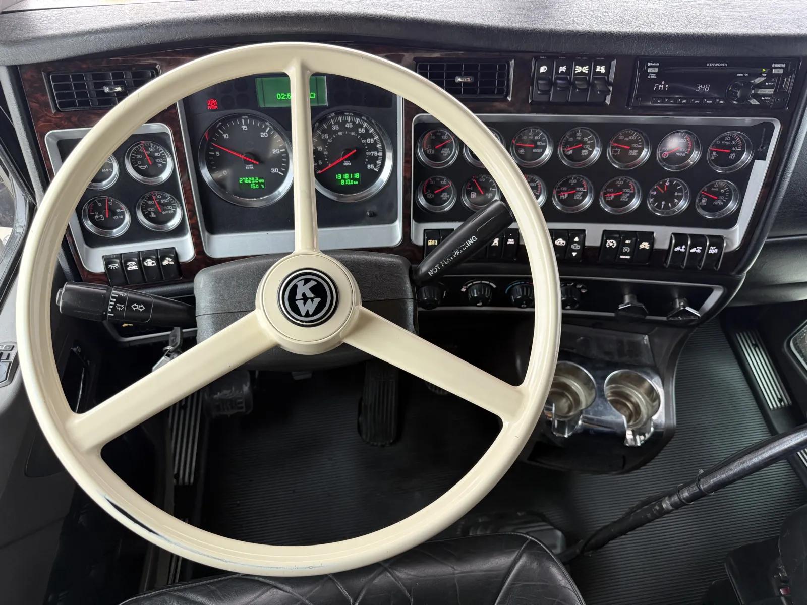 2016 Kenworth W900 in New Lenox, IL — photo 16