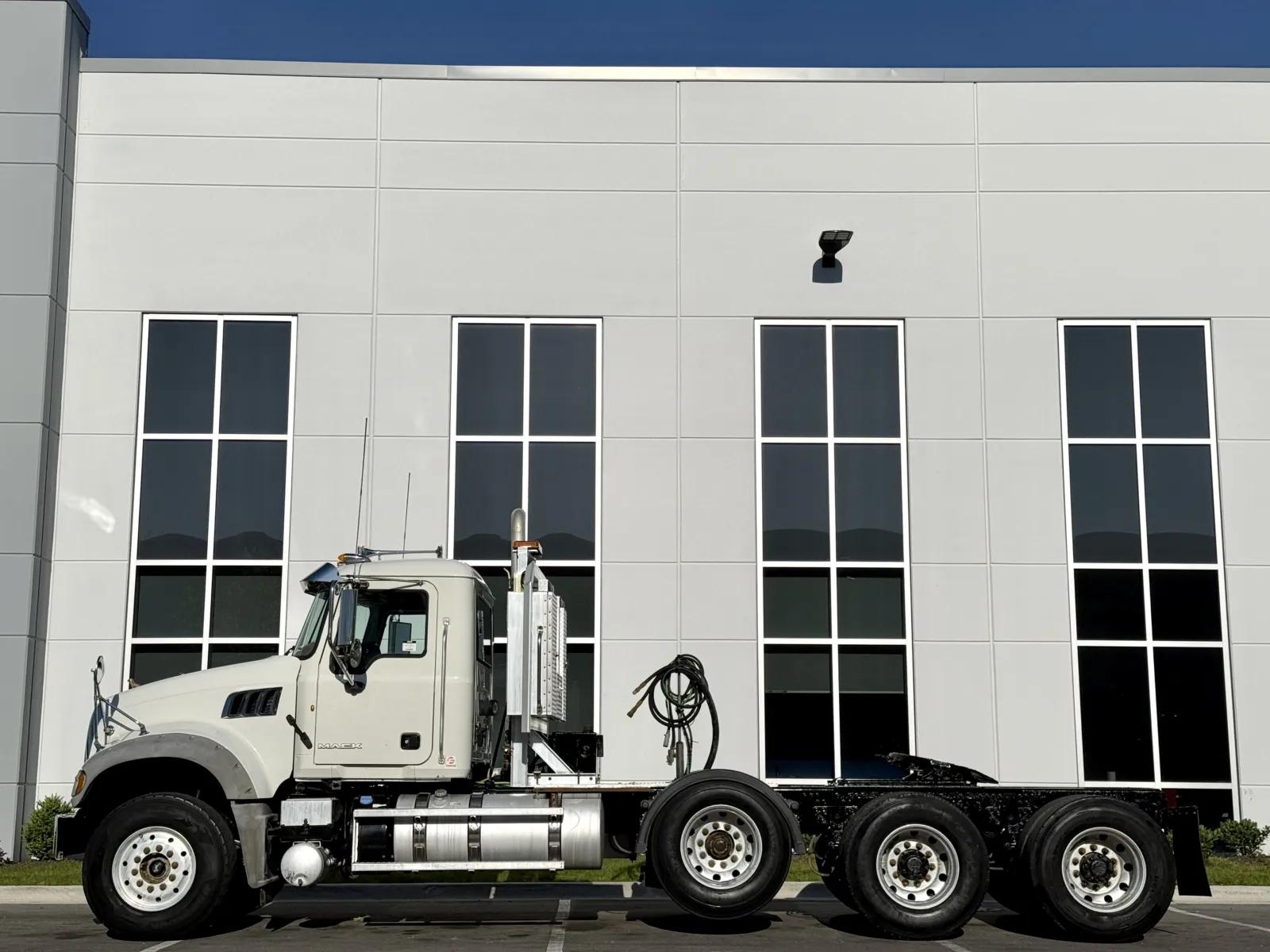 2012 Mack Granite in New Lenox, IL — photo 4