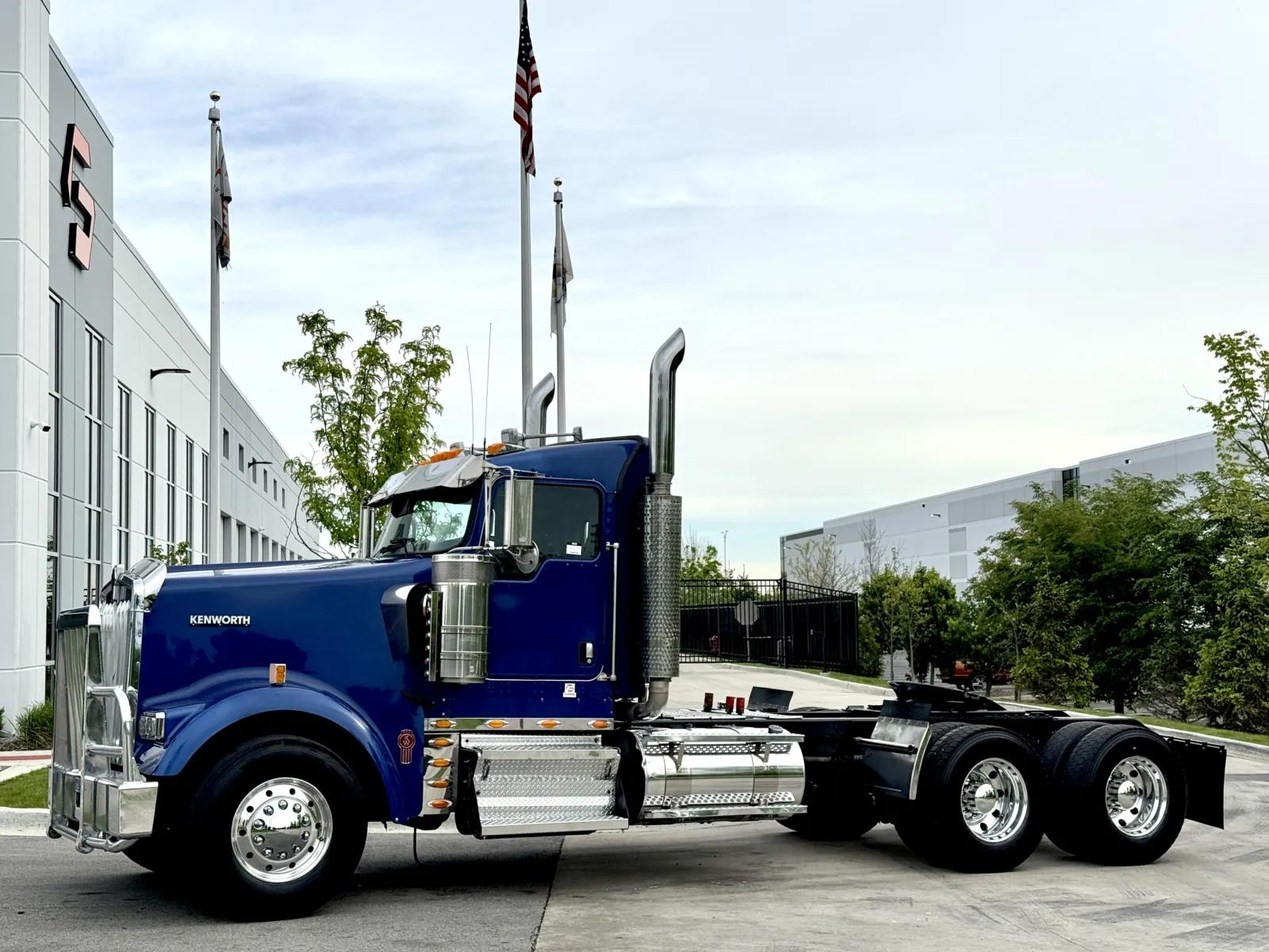 2018 Kenworth W900