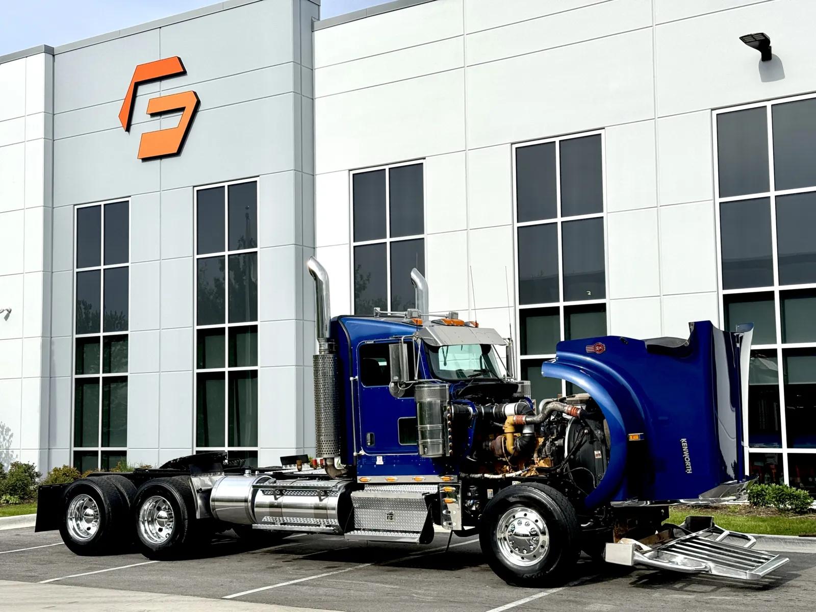 2018 Kenworth W900 in New Lenox, IL — photo 9
