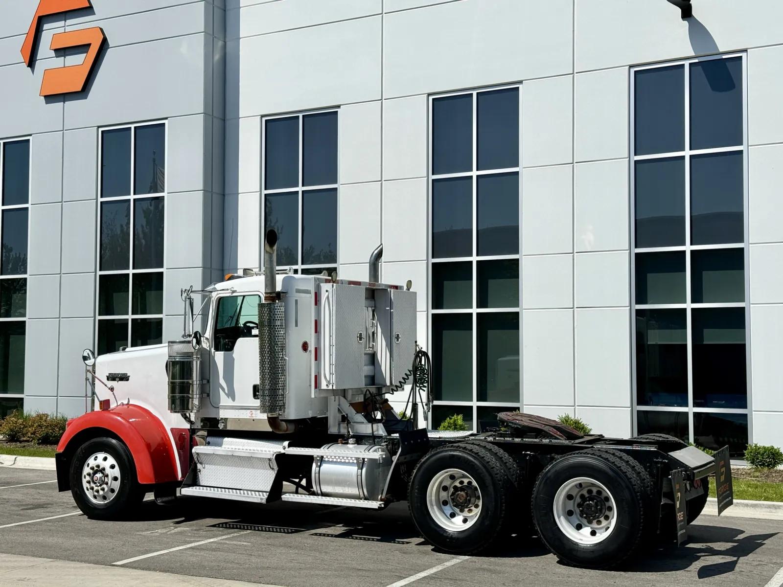 2003 Kenworth W900 in New Lenox, IL — photo 6