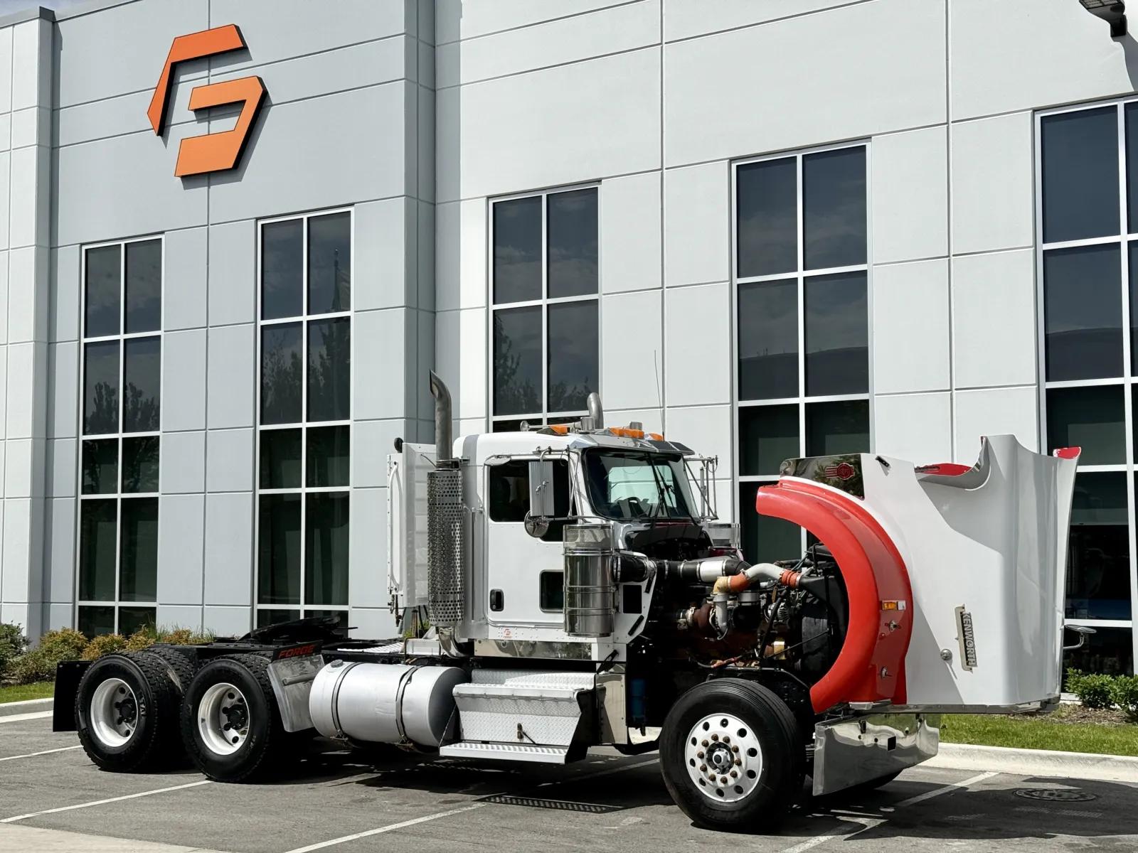 2003 Kenworth W900 in New Lenox, IL — photo 9