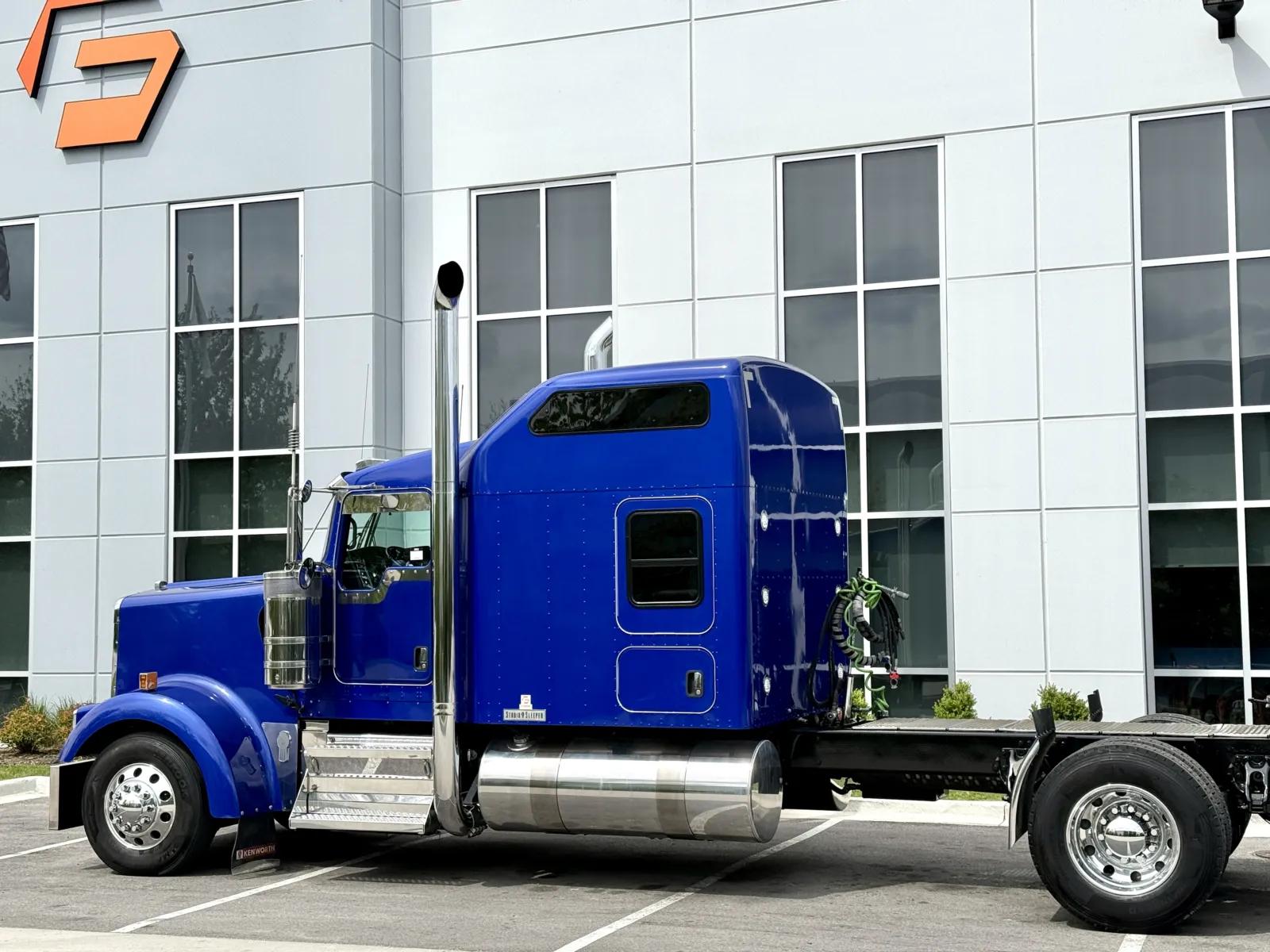 2019 Kenworth W900 in New Lenox, IL — photo 8