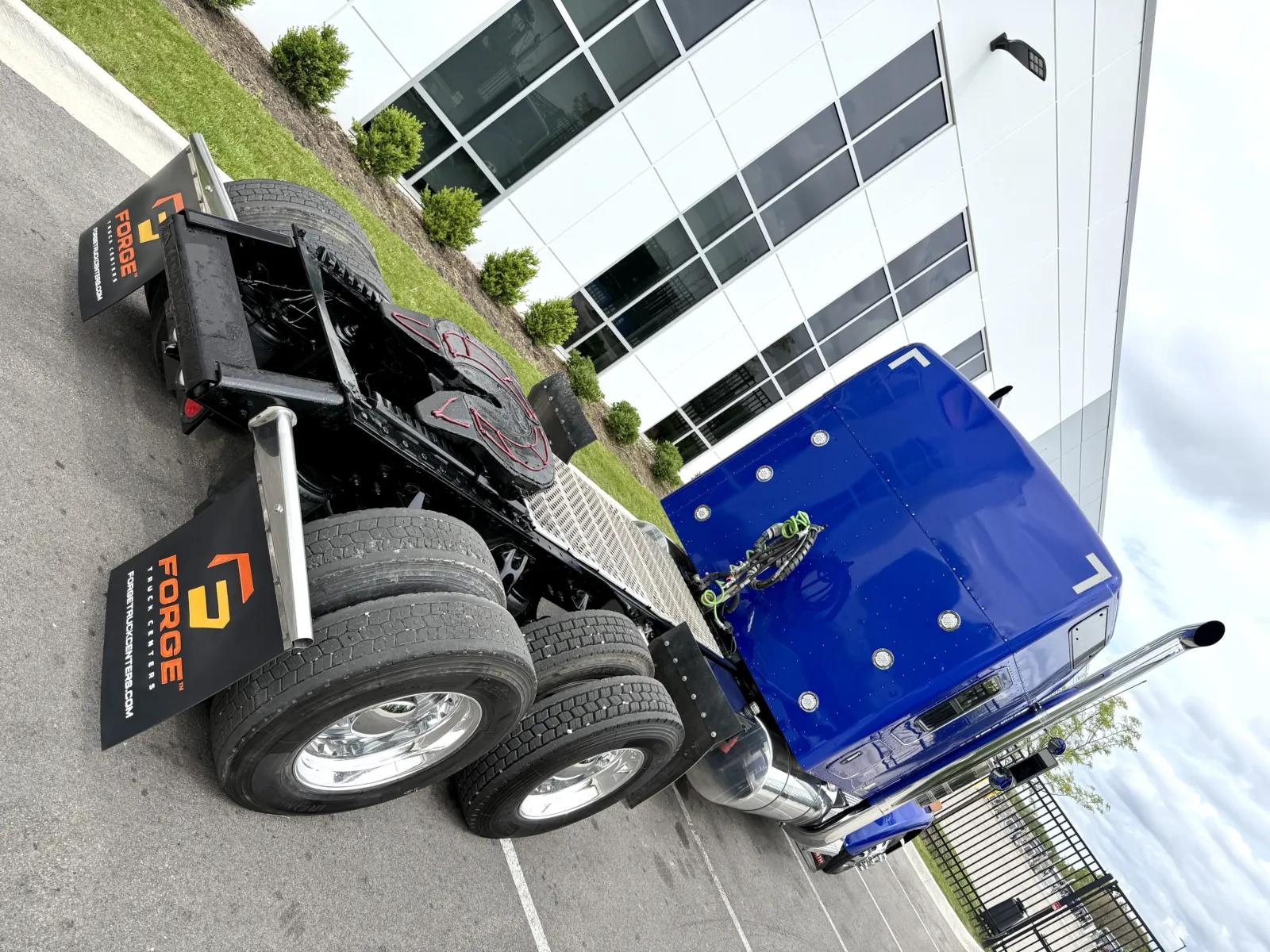2019 Kenworth W900 in New Lenox, IL — photo 11