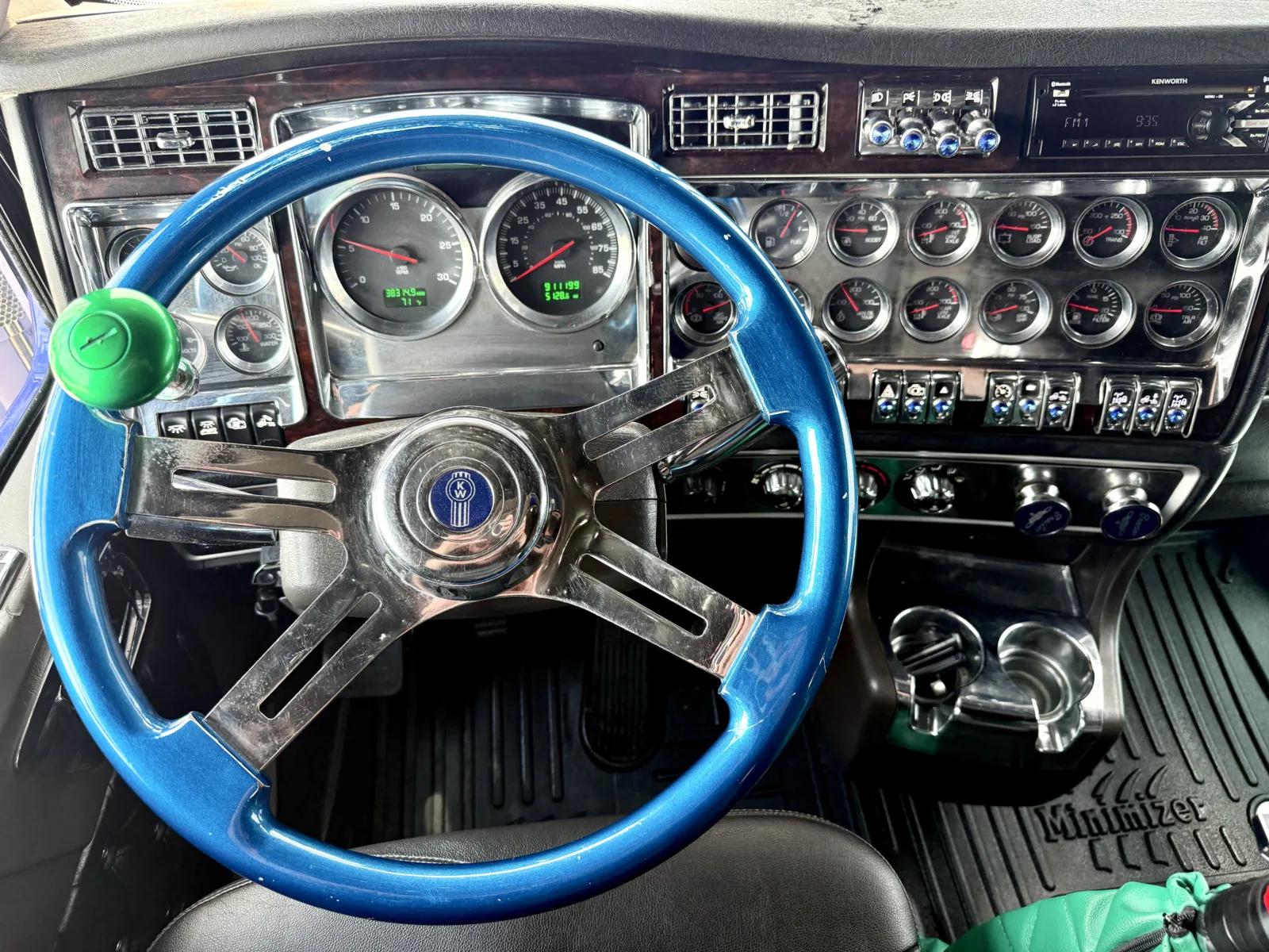 2019 Kenworth W900 in New Lenox, IL — photo 16