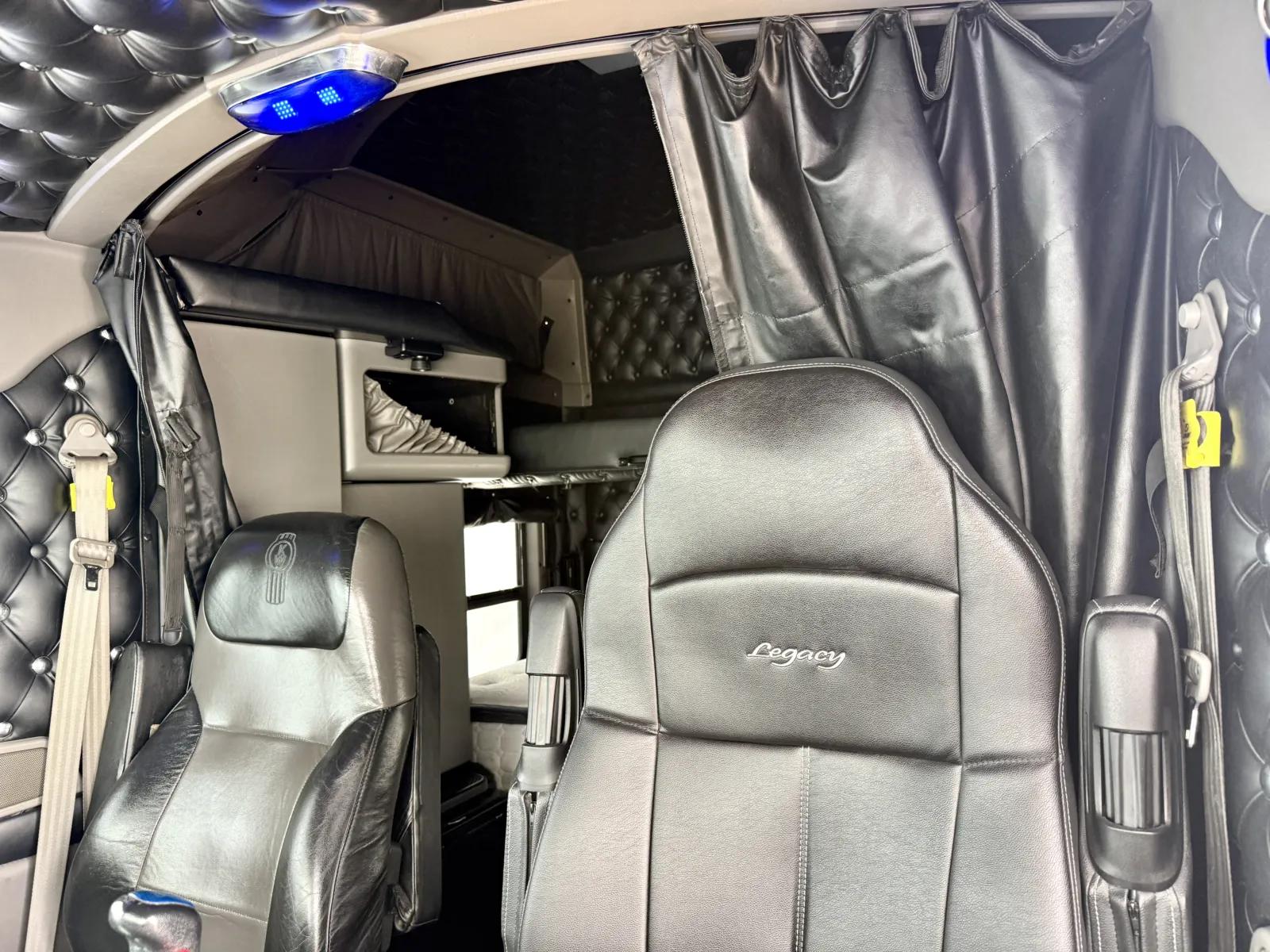 2019 Kenworth W900 in New Lenox, IL — photo 20