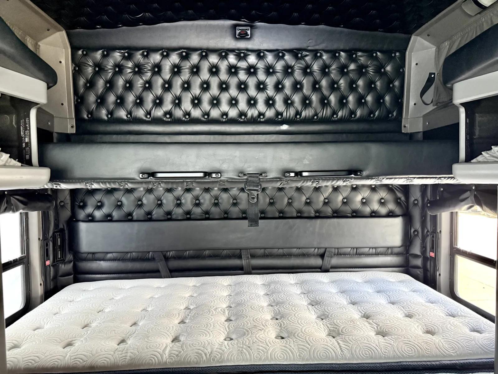 2019 Kenworth W900 in New Lenox, IL — photo 23