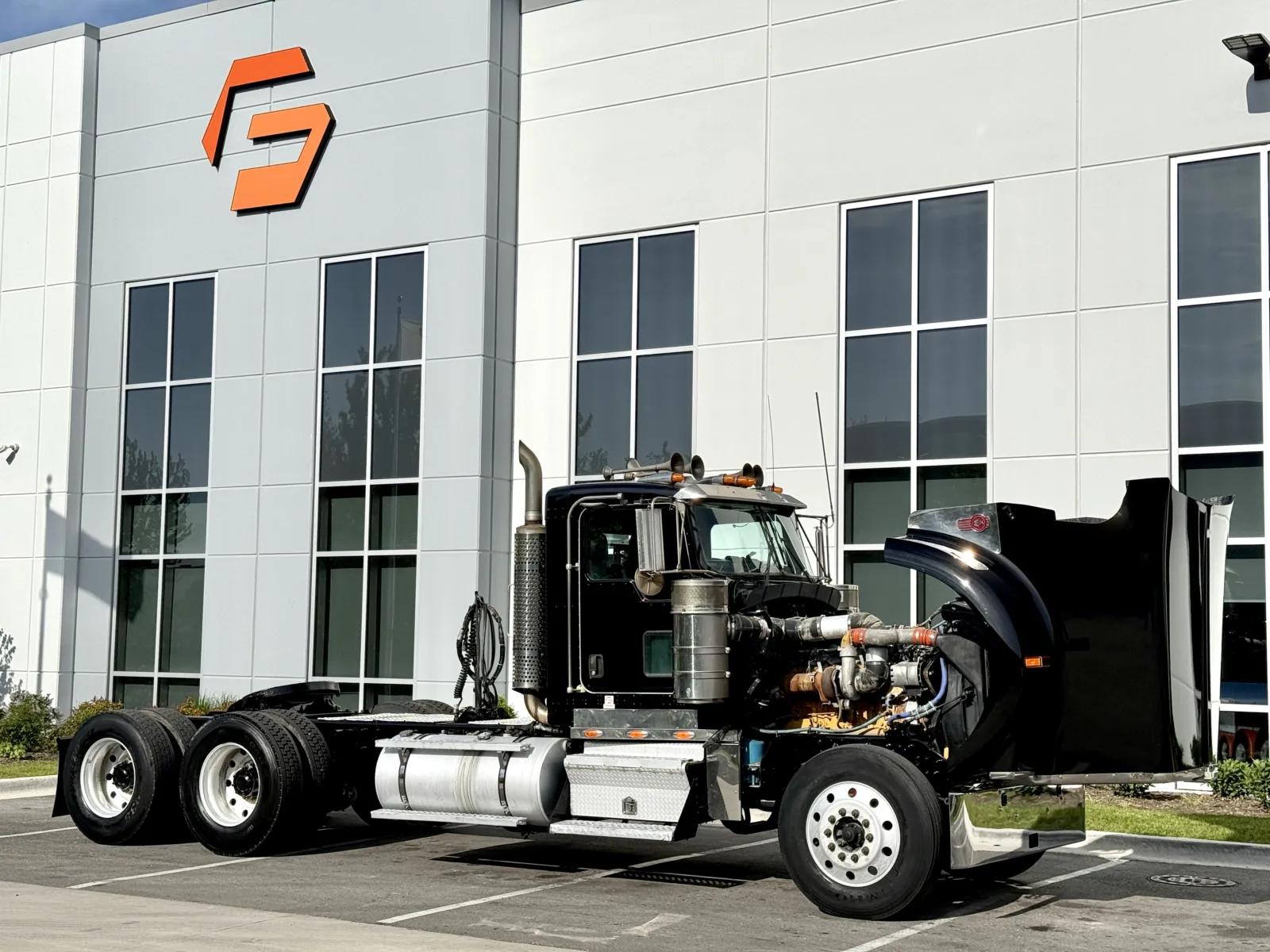 2004 Kenworth W900 in New Lenox, IL — photo 9