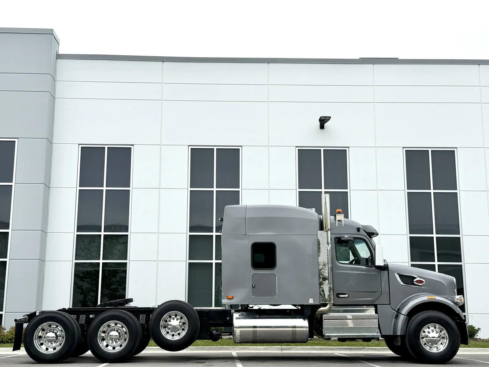 2025 Peterbilt 567 in New Lenox, IL — photo 3