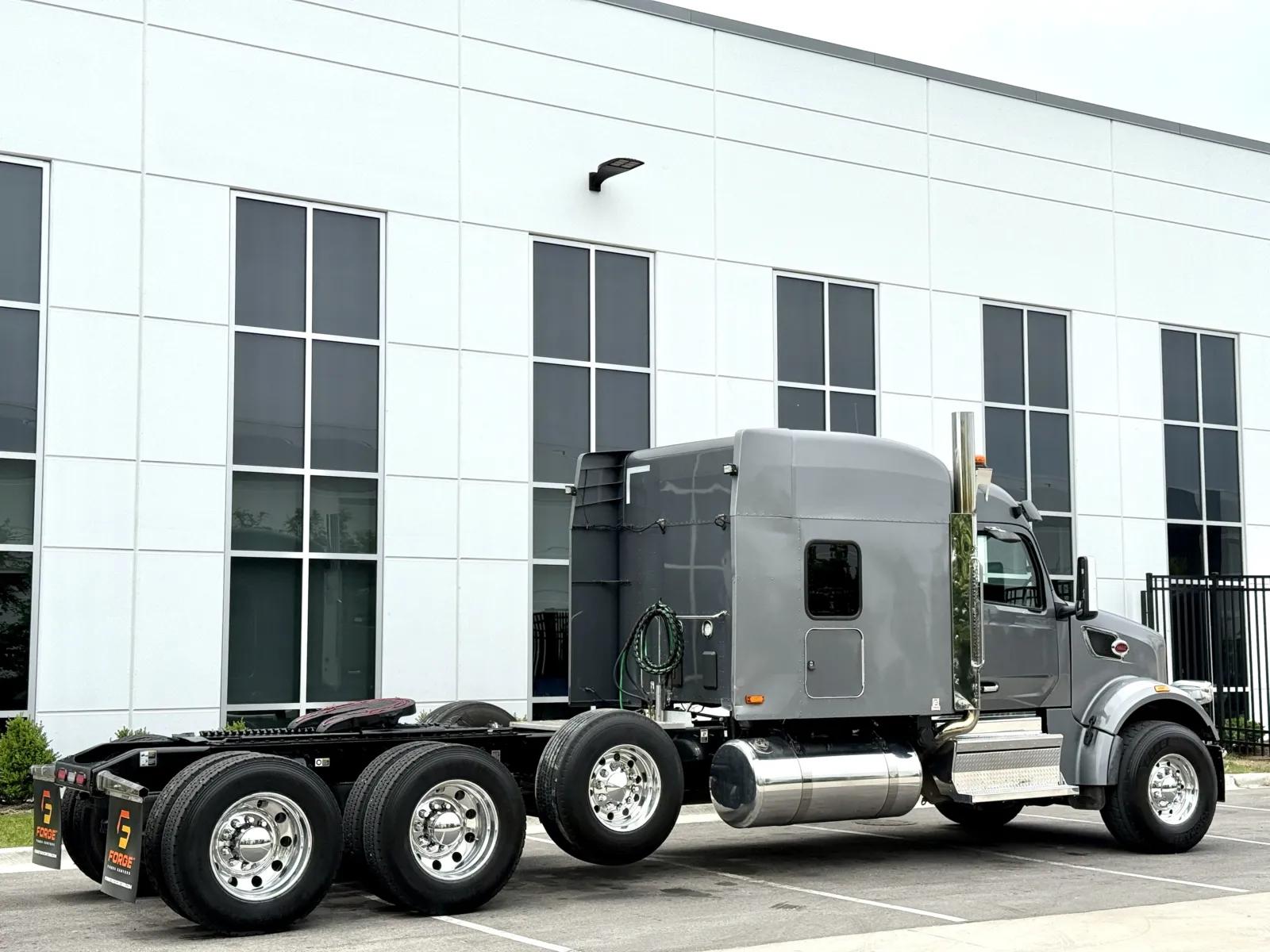 2025 Peterbilt 567 in New Lenox, IL — photo 5