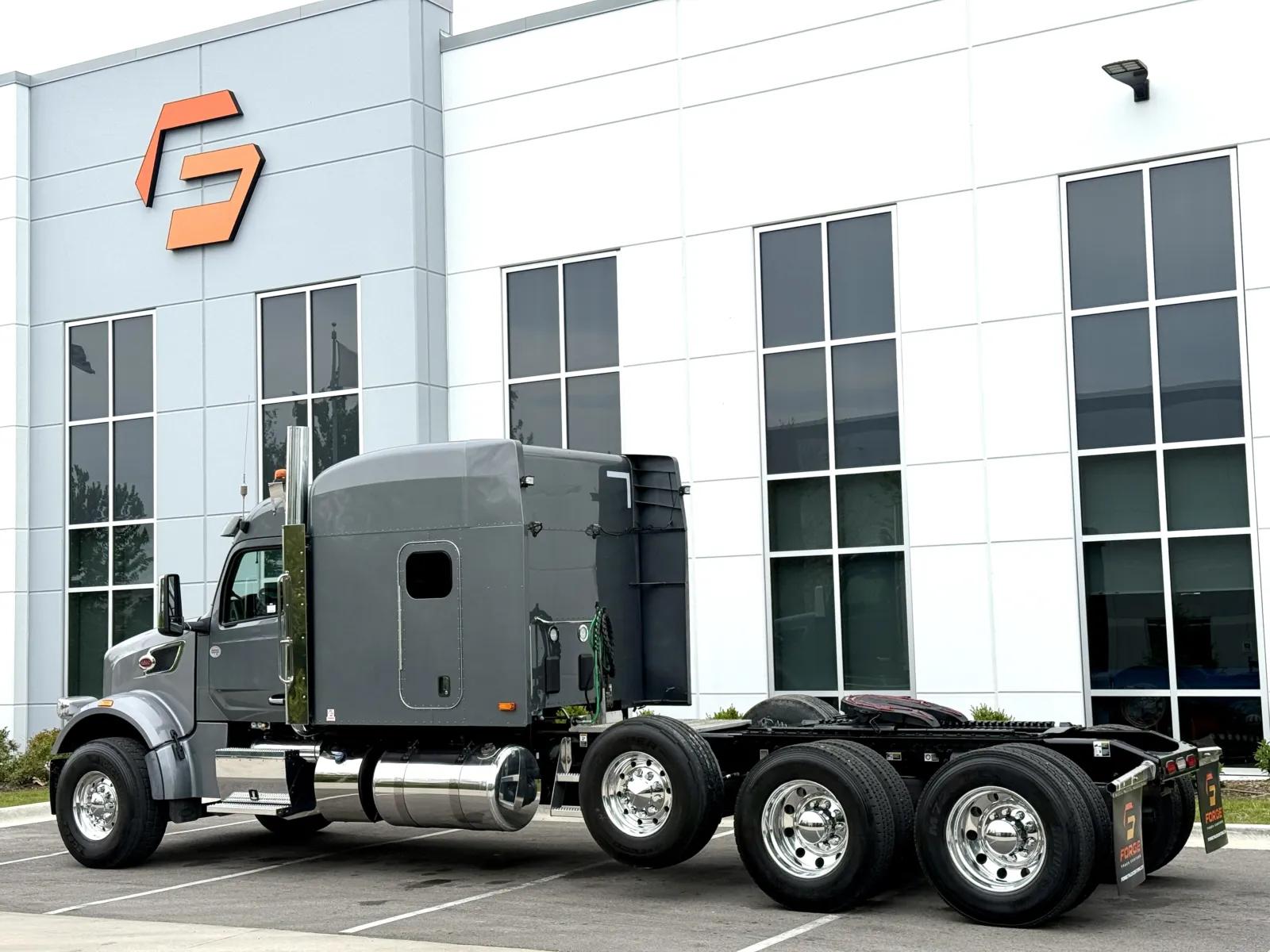 2025 Peterbilt 567 in New Lenox, IL — photo 6