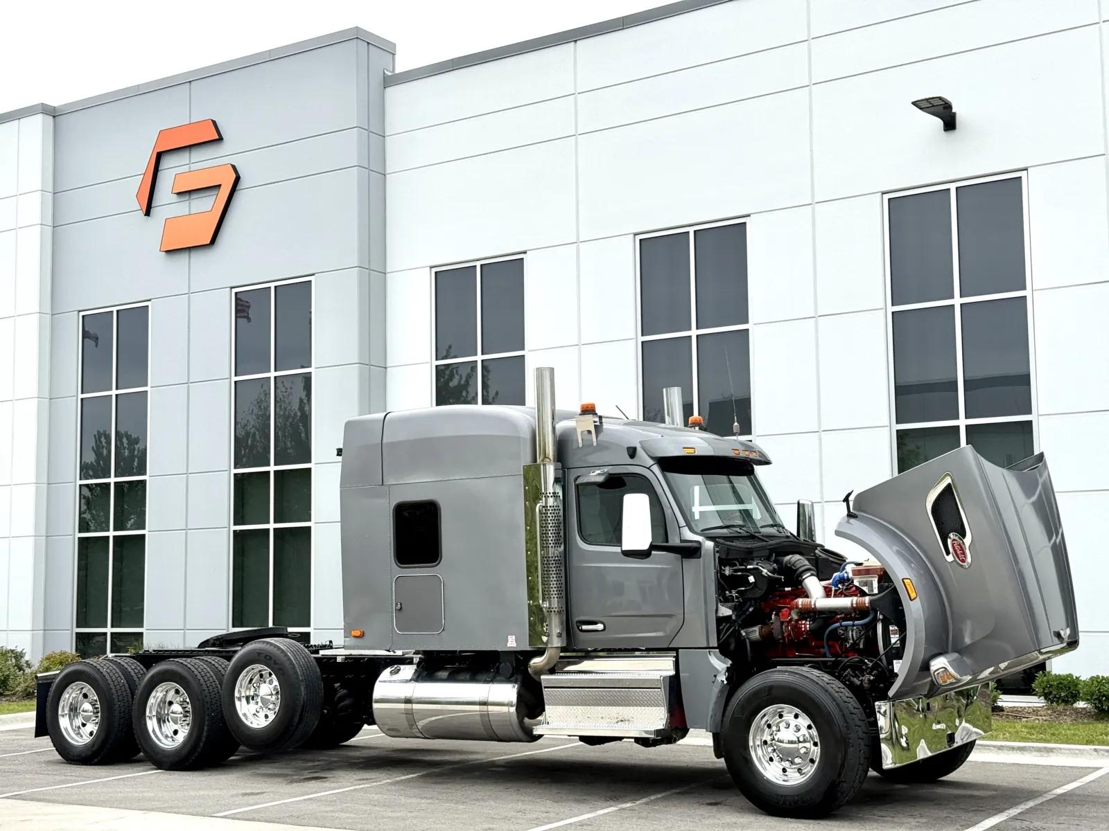 2025 Peterbilt 567 in New Lenox, IL — photo 9