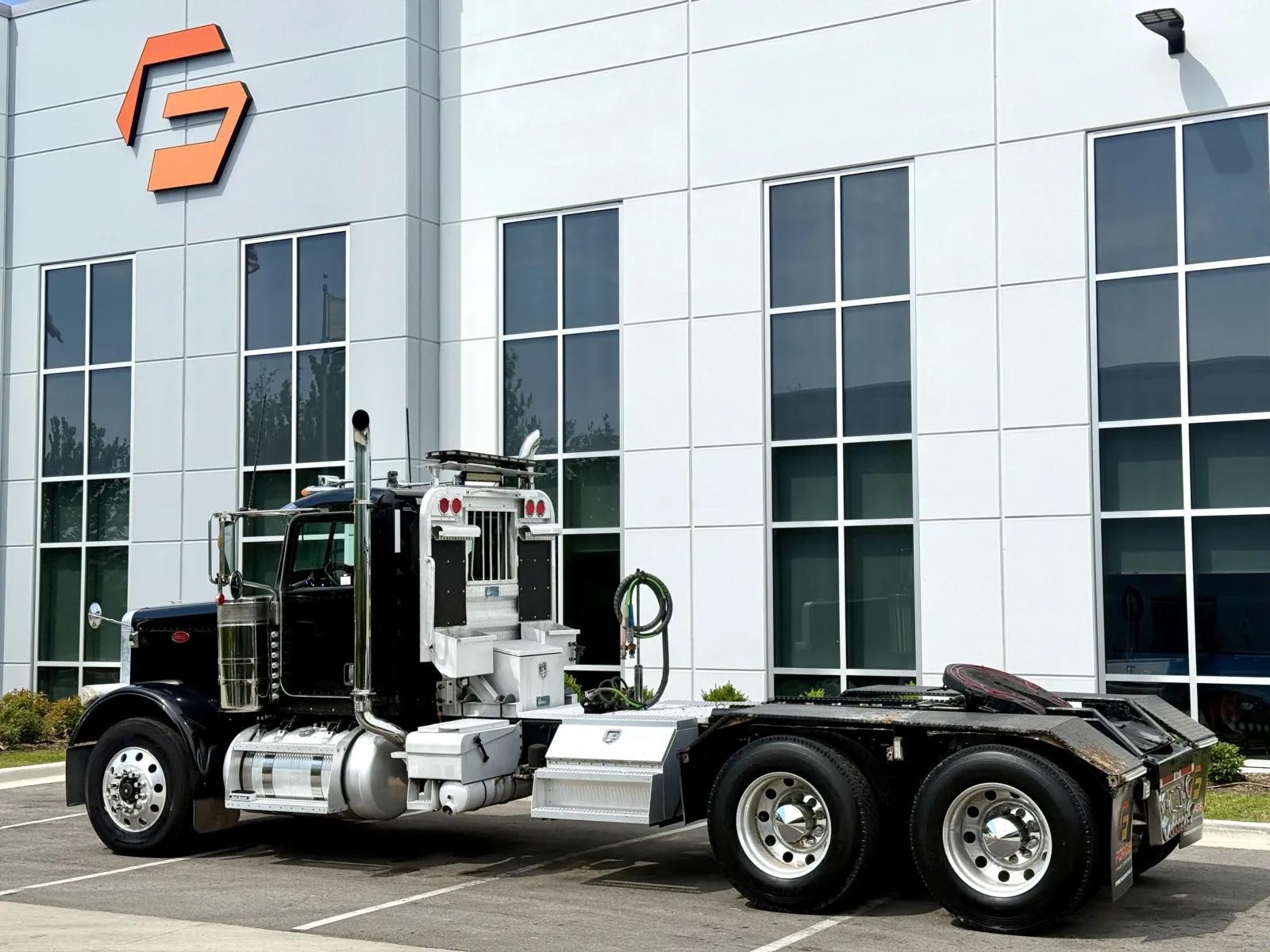 2006 Peterbilt 379 in New Lenox, IL — photo 6