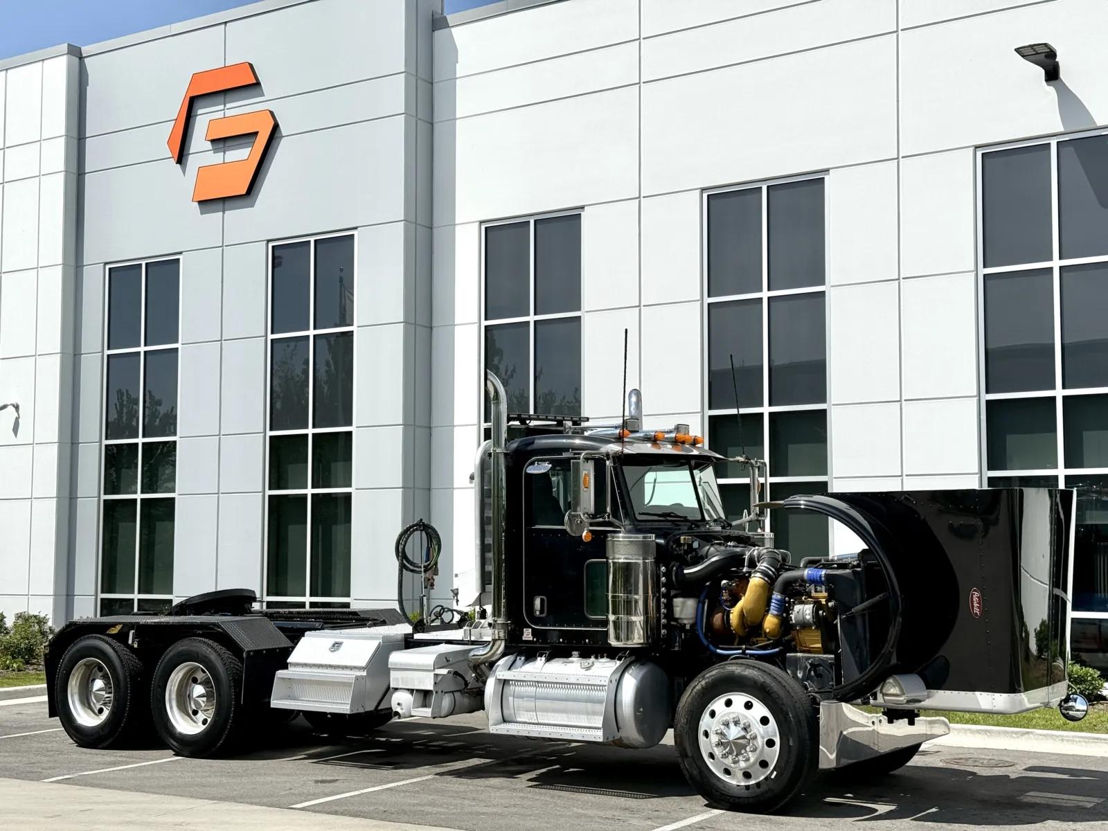2006 Peterbilt 379 in New Lenox, IL — photo 9