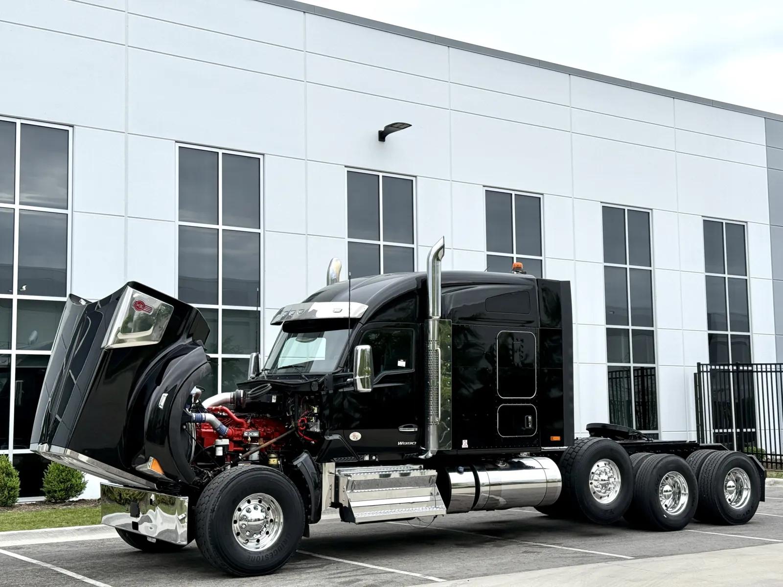 2025 Kenworth W990 in New Lenox, IL — photo 10