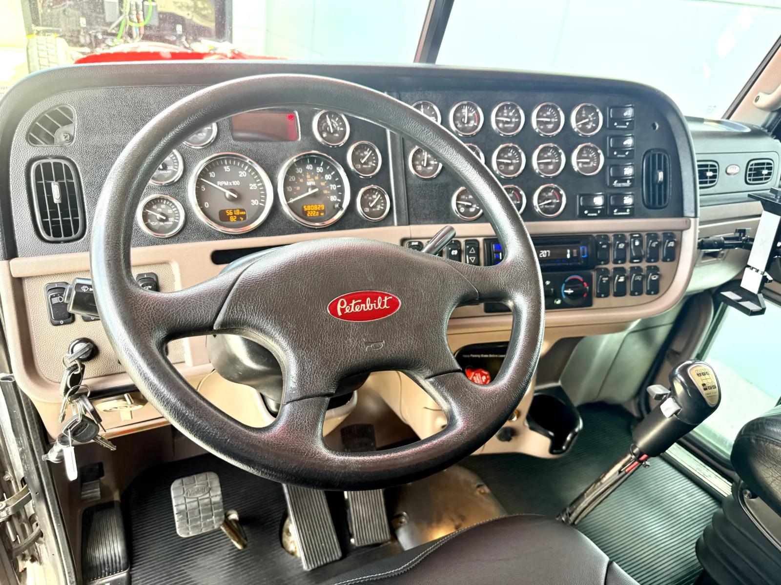 2014 Peterbilt 388 in New Lenox, IL — photo 15