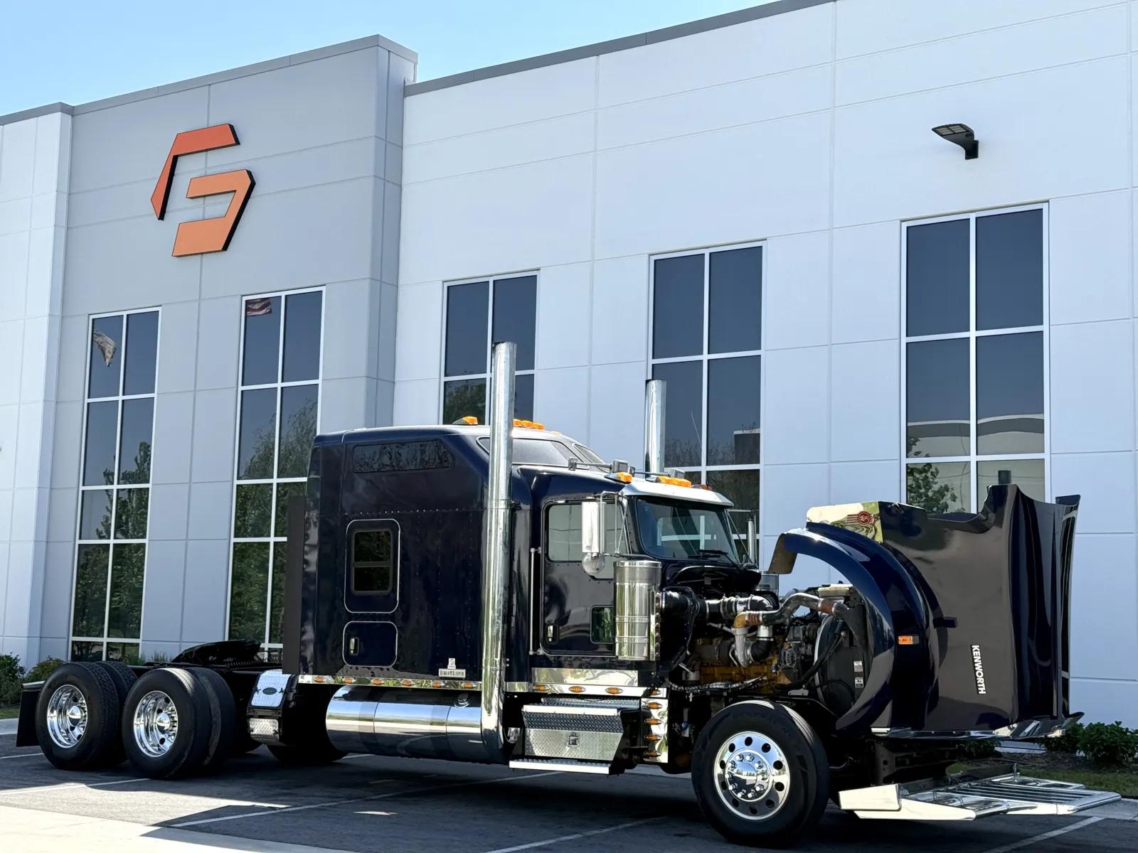 2018 Kenworth W900 in New Lenox, IL — photo 9