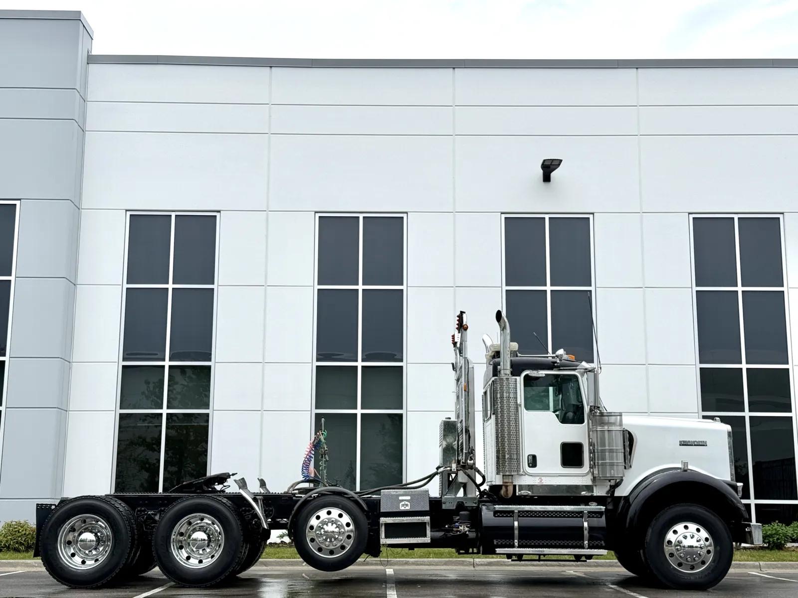 2007 Kenworth W900 in New Lenox, IL — photo 3