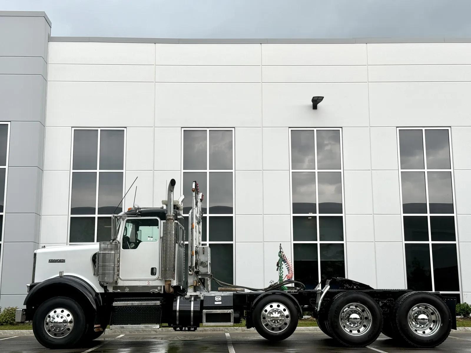 2007 Kenworth W900 in New Lenox, IL — photo 4