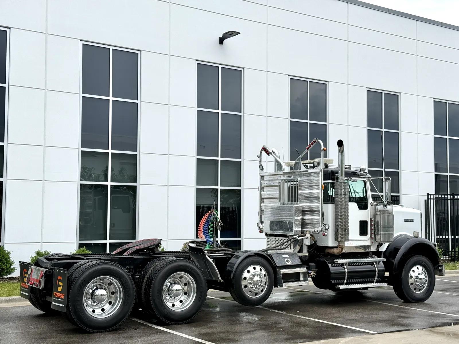 2007 Kenworth W900 in New Lenox, IL — photo 5