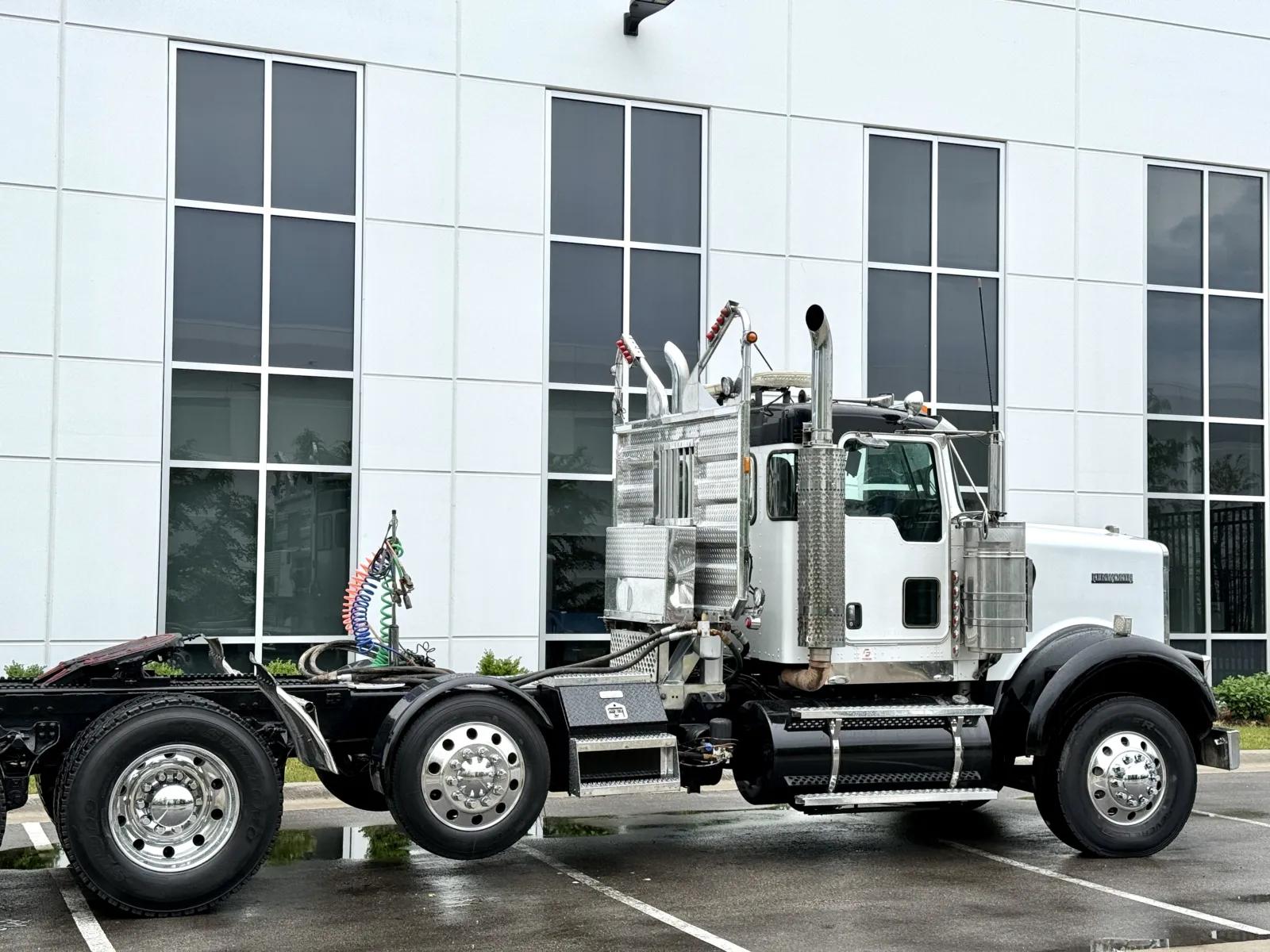 2007 Kenworth W900 in New Lenox, IL — photo 7